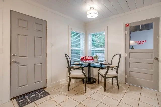 Office For Sale in Hood County , 412 S Morgan Street, Granbury, Texas 76048, 0, 0, Garage spaces, 0 Sqft, built in 1955, mls#21386917, Real Estate Agent in Granbury, Homes For Sale in Hood county, Homes For Sale in Granbury, Realtor in Granbury Texas, Real Estate Brokerage Independent Realty Texas, Luminita Cordes Realtor