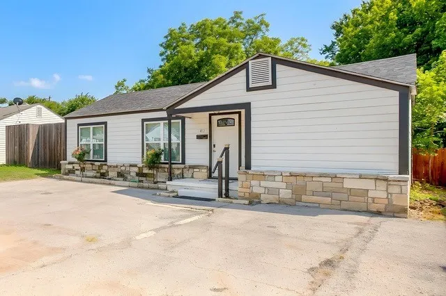Office For Sale in Hood County , 412 S Morgan Street, Granbury, Texas 76048, 0, 0, Garage spaces, 0 Sqft, built in 1955, mls#21386917, Real Estate Agent in Granbury, Homes For Sale in Hood county, Homes For Sale in Granbury, Realtor in Granbury Texas, Real Estate Brokerage Independent Realty Texas, Luminita Cordes Realtor