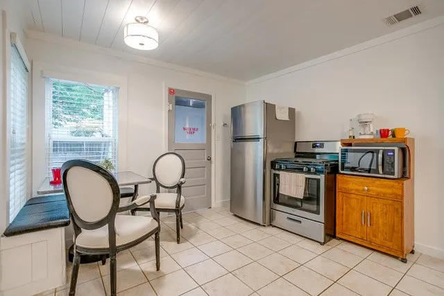 Office For Sale in Hood County , 412 S Morgan Street, Granbury, Texas 76048, 0, 0, Garage spaces, 0 Sqft, built in 1955, mls#21386917, Real Estate Agent in Granbury, Homes For Sale in Hood county, Homes For Sale in Granbury, Realtor in Granbury Texas, Real Estate Brokerage Independent Realty Texas, Luminita Cordes Realtor