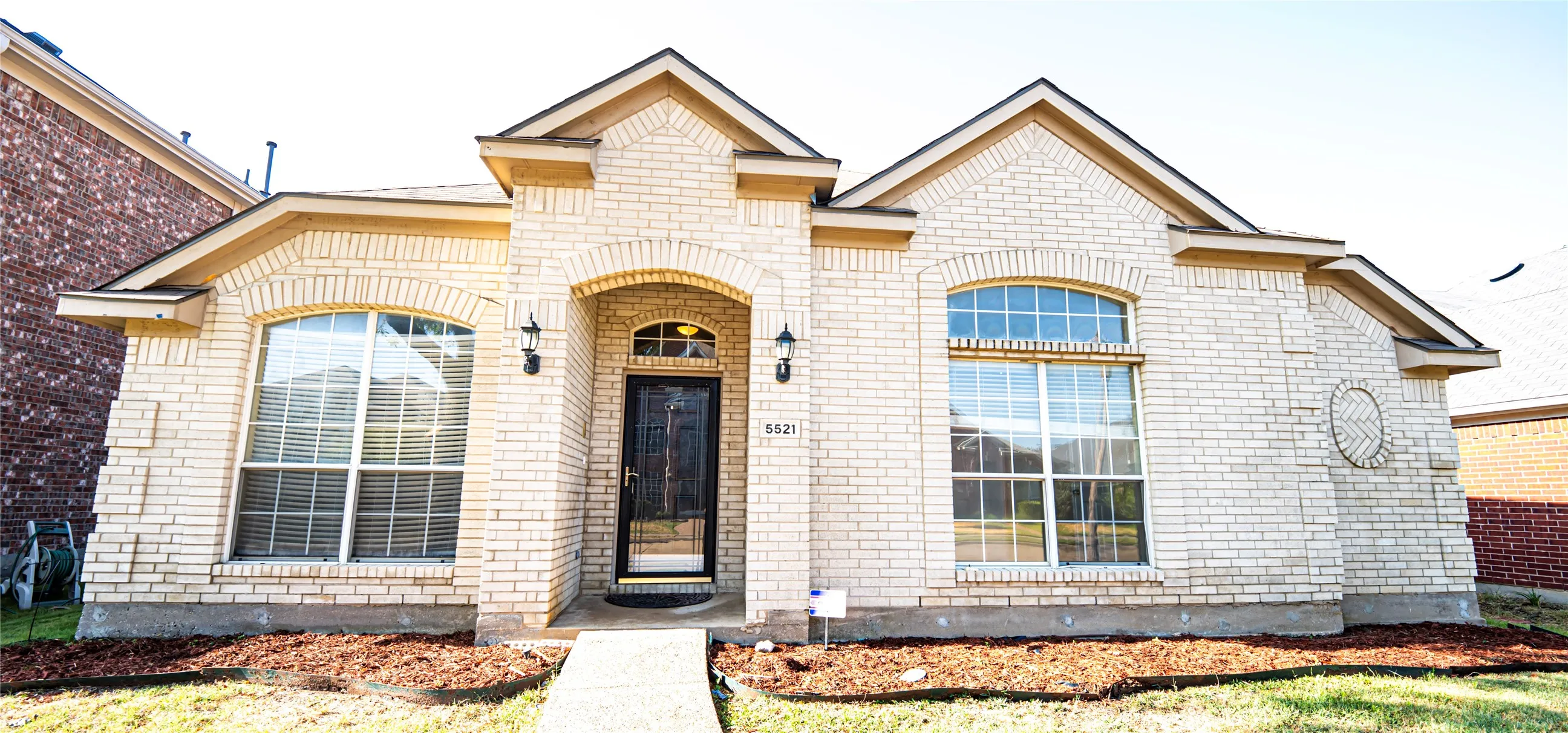 Single Family Residence For Rent in Denton County , 5521 Riverview Drive, The Colony, Texas 75056, 4 Bedroom, 2 Bathroom, 2 Garage spaces, 2,094 Sqft, built in 2001, mls#21387510, Real Estate Agent in The Colony, Homes For Rent in Denton county, Homes For Rent in The Colony, Realtor in The Colony Texas, Real Estate Brokerage Independent Realty Texas, Luminita Cordes Realtor