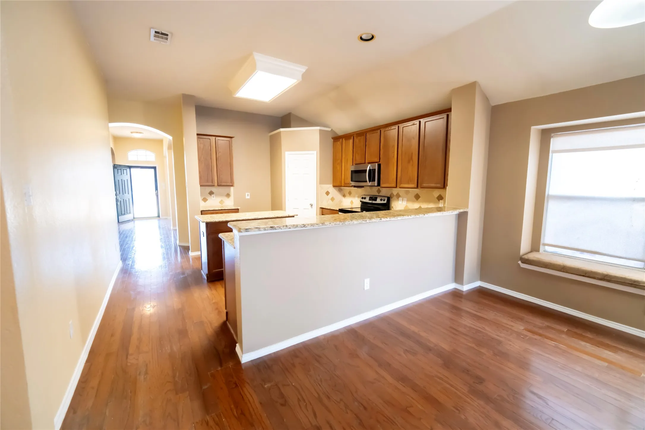 Single Family Residence For Rent in Denton County , 5521 Riverview Drive, The Colony, Texas 75056, 4 Bedroom, 2 Bathroom, 2 Garage spaces, 2,094 Sqft, built in 2001, mls#21387510, Real Estate Agent in The Colony, Homes For Rent in Denton county, Homes For Rent in The Colony, Realtor in The Colony Texas, Real Estate Brokerage Independent Realty Texas, Luminita Cordes Realtor