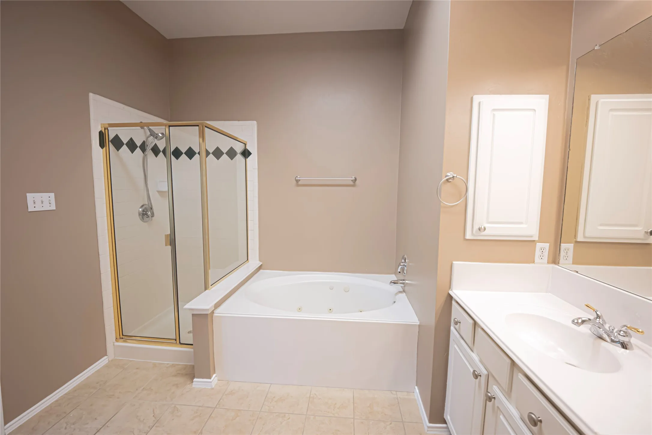 Single Family Residence For Rent in Denton County , 5521 Riverview Drive, The Colony, Texas 75056, 4 Bedroom, 2 Bathroom, 2 Garage spaces, 2,094 Sqft, built in 2001, mls#21387510, Real Estate Agent in The Colony, Homes For Rent in Denton county, Homes For Rent in The Colony, Realtor in The Colony Texas, Real Estate Brokerage Independent Realty Texas, Luminita Cordes Realtor