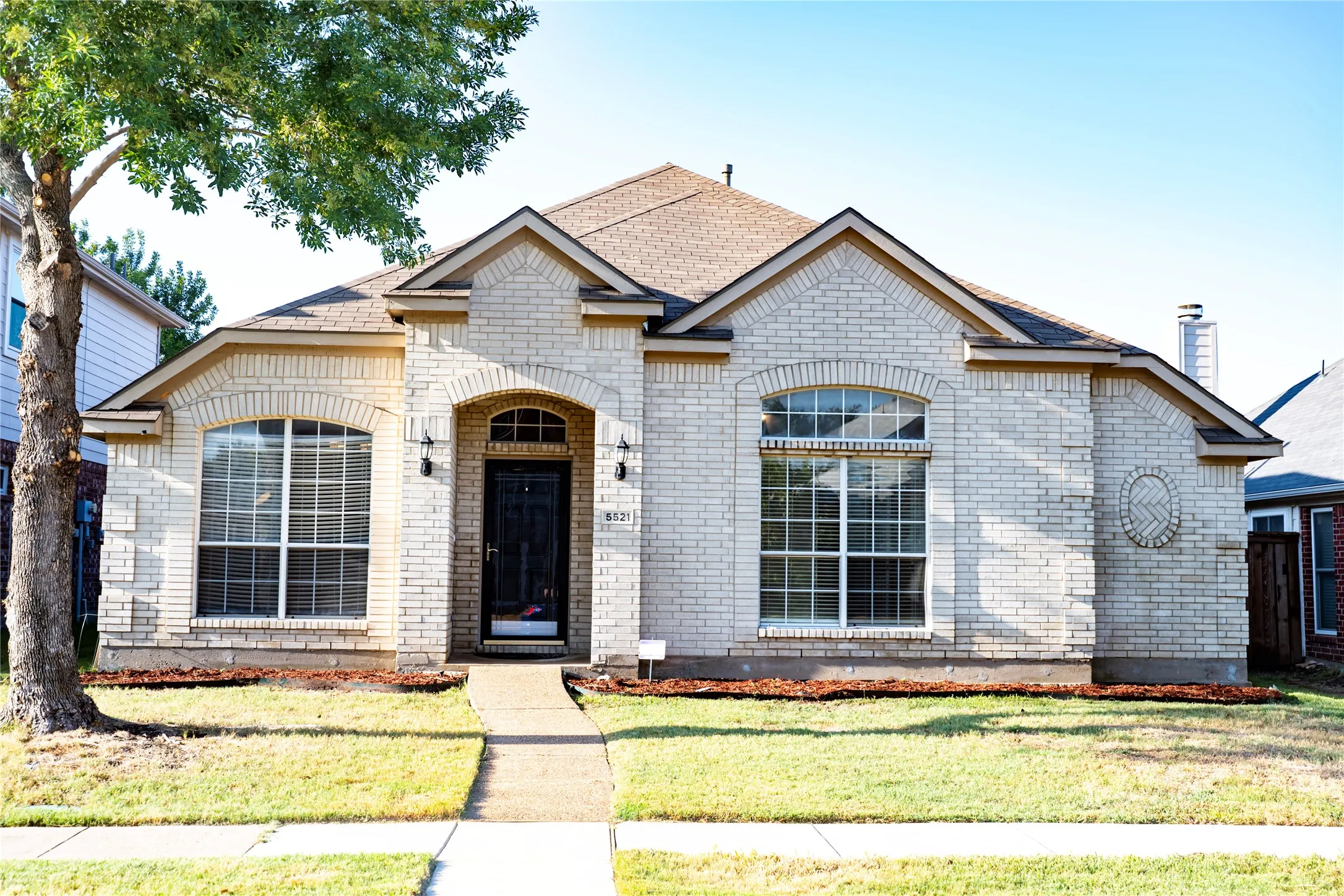 Single Family Residence For Rent in Denton County , 5521 Riverview Drive, The Colony, Texas 75056, 4 Bedroom, 2 Bathroom, 2 Garage spaces, 2,094 Sqft, built in 2001, mls#21387510, Real Estate Agent in The Colony, Homes For Rent in Denton county, Homes For Rent in The Colony, Realtor in The Colony Texas, Real Estate Brokerage Independent Realty Texas, Luminita Cordes Realtor