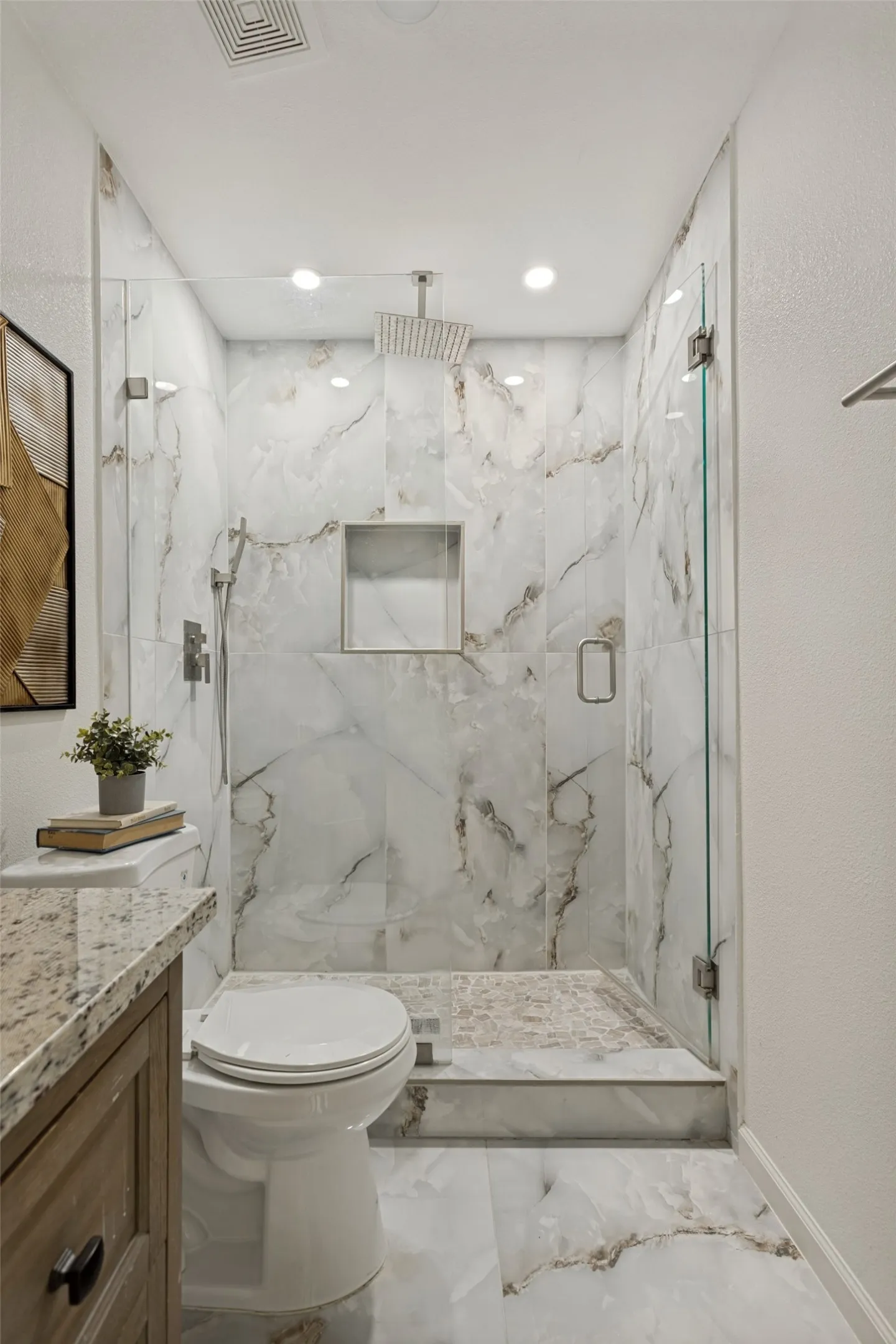 Townhouse For Sale in Dallas County , 1229 Forest Cove Lane, Garland, Texas 75040, 2 Bedroom, 3 Bathroom, 2 Garage spaces, 1,467 Sqft, built in 1986, mls#21386744, Real Estate Agent in Garland, Homes For Sale in Dallas county, Homes For Sale in Garland, Realtor in Garland Texas, Real Estate Brokerage Independent Realty Texas, Luminita Cordes Realtor