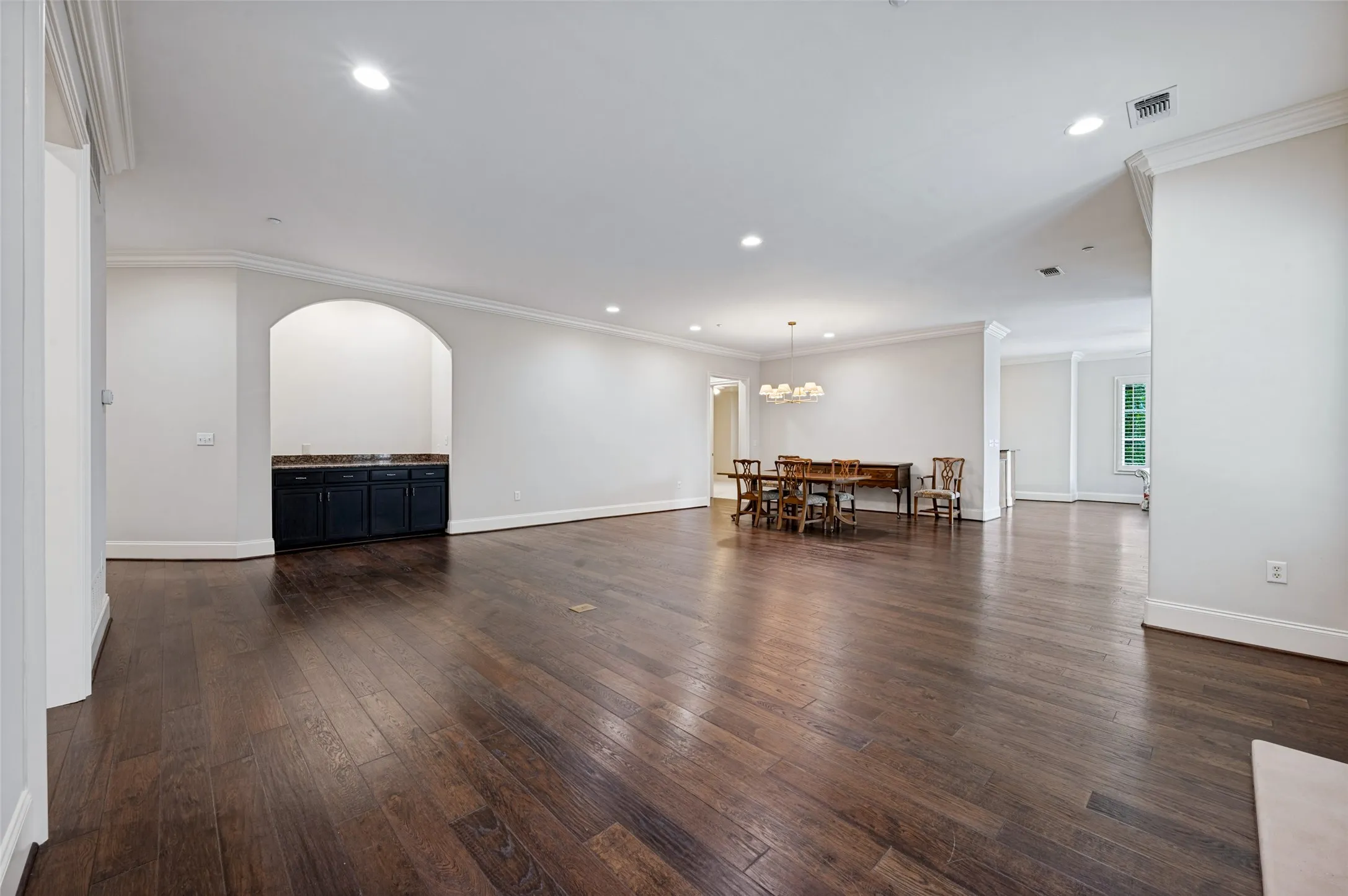 Condominium For Sale in Dallas County , 8505 Edgemere Road 202, Dallas, Texas 75225, 2 Bedroom, 3 Bathroom, 2 Garage spaces, 2,591 Sqft, built in 2004, mls#21385658, Real Estate Agent in Dallas, Homes For Sale in Dallas county, Homes For Sale in Dallas, Realtor in Dallas Texas, Real Estate Brokerage Independent Realty Texas, Luminita Cordes Realtor