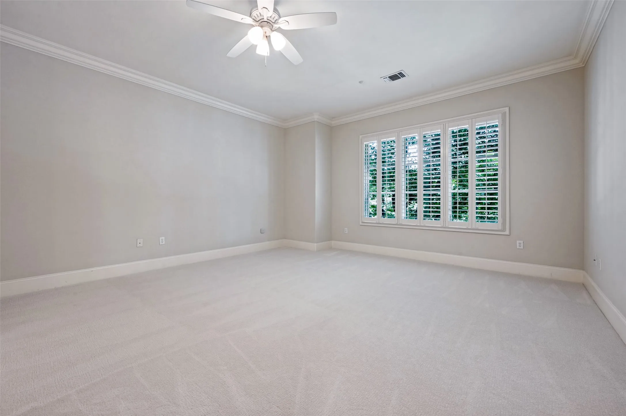 Condominium For Sale in Dallas County , 8505 Edgemere Road 202, Dallas, Texas 75225, 2 Bedroom, 3 Bathroom, 2 Garage spaces, 2,591 Sqft, built in 2004, mls#21385658, Real Estate Agent in Dallas, Homes For Sale in Dallas county, Homes For Sale in Dallas, Realtor in Dallas Texas, Real Estate Brokerage Independent Realty Texas, Luminita Cordes Realtor