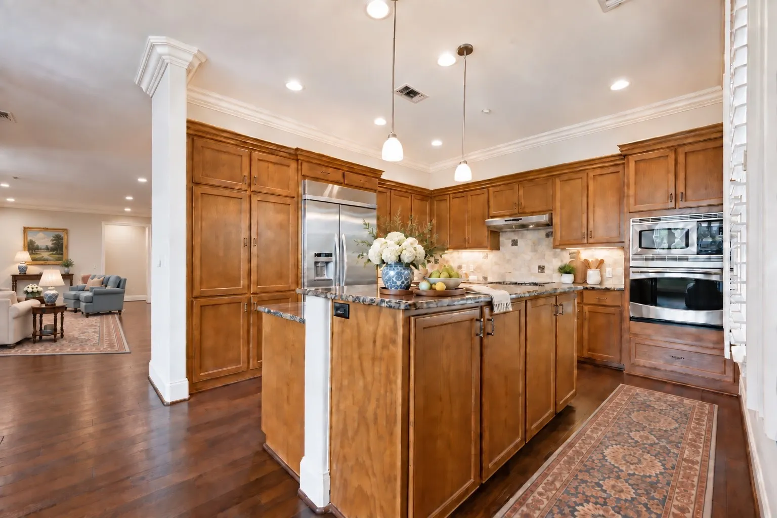 Condominium For Sale in Dallas County , 8505 Edgemere Road 202, Dallas, Texas 75225, 2 Bedroom, 3 Bathroom, 2 Garage spaces, 2,591 Sqft, built in 2004, mls#21385658, Real Estate Agent in Dallas, Homes For Sale in Dallas county, Homes For Sale in Dallas, Realtor in Dallas Texas, Real Estate Brokerage Independent Realty Texas, Luminita Cordes Realtor