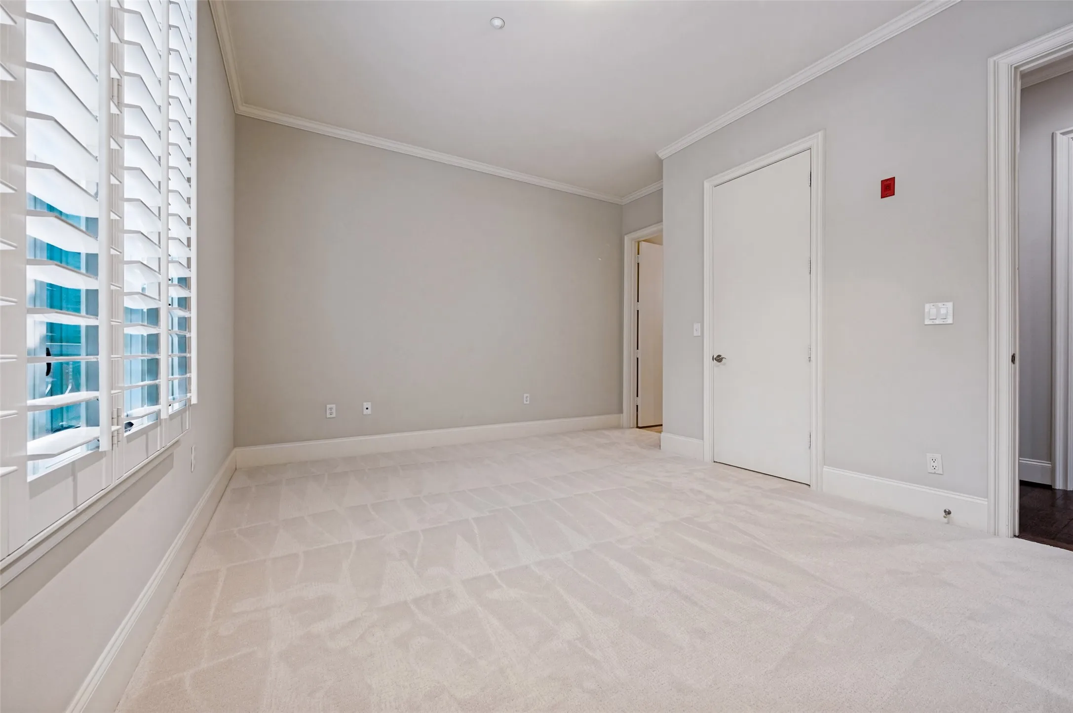 Condominium For Sale in Dallas County , 8505 Edgemere Road 202, Dallas, Texas 75225, 2 Bedroom, 3 Bathroom, 2 Garage spaces, 2,591 Sqft, built in 2004, mls#21385658, Real Estate Agent in Dallas, Homes For Sale in Dallas county, Homes For Sale in Dallas, Realtor in Dallas Texas, Real Estate Brokerage Independent Realty Texas, Luminita Cordes Realtor