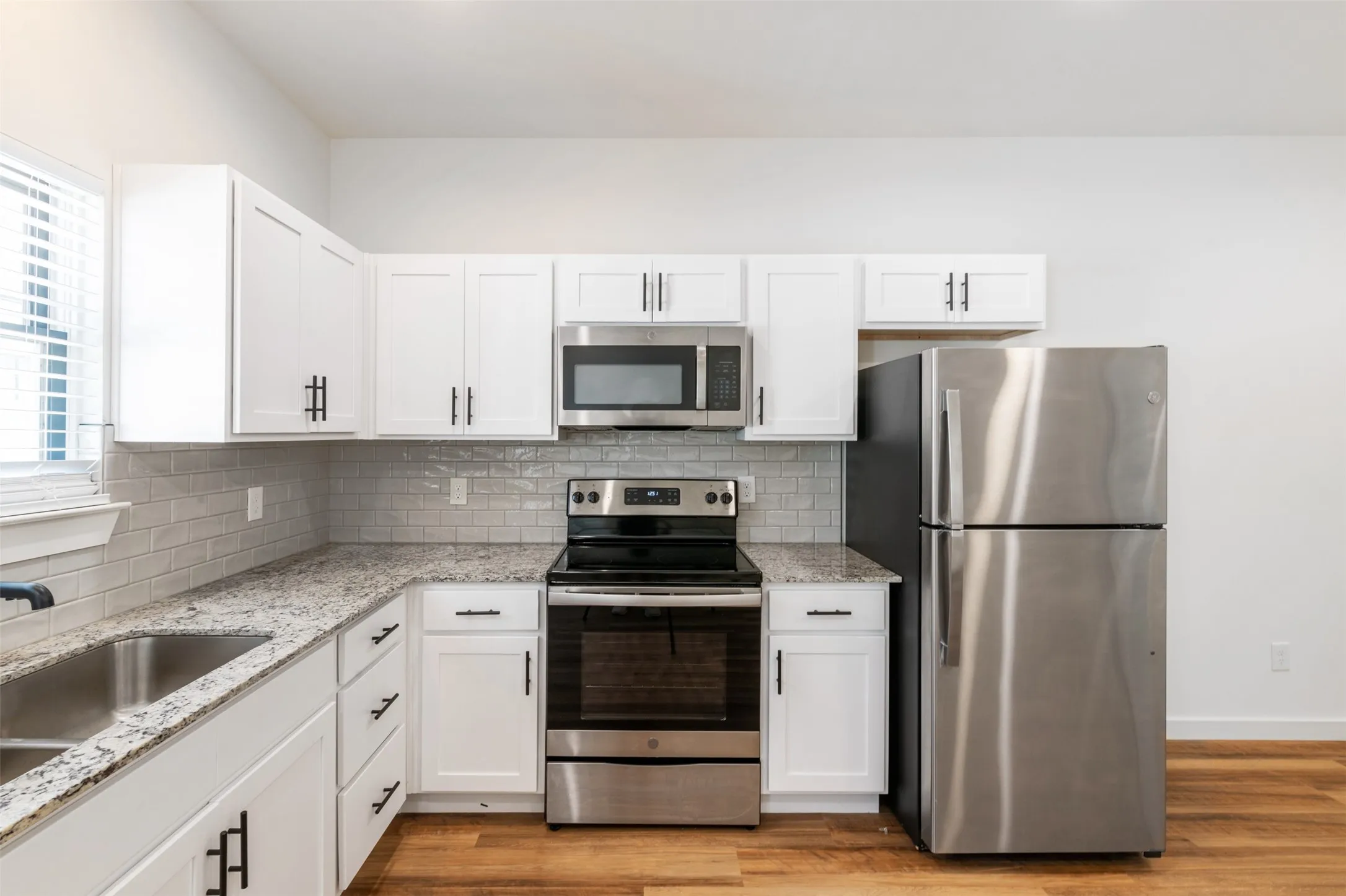 Apartment For Rent in Dallas County , 1139 Kings Highway 103, Dallas, Texas 75208, 1 Bedroom, 1 Bathroom, 1 Garage spaces, 680 Sqft, built in 2020, mls#21387610, Real Estate Agent in Dallas, Homes For Rent in Dallas county, Homes For Rent in Dallas, Realtor in Dallas Texas, Real Estate Brokerage Independent Realty Texas, Luminita Cordes Realtor