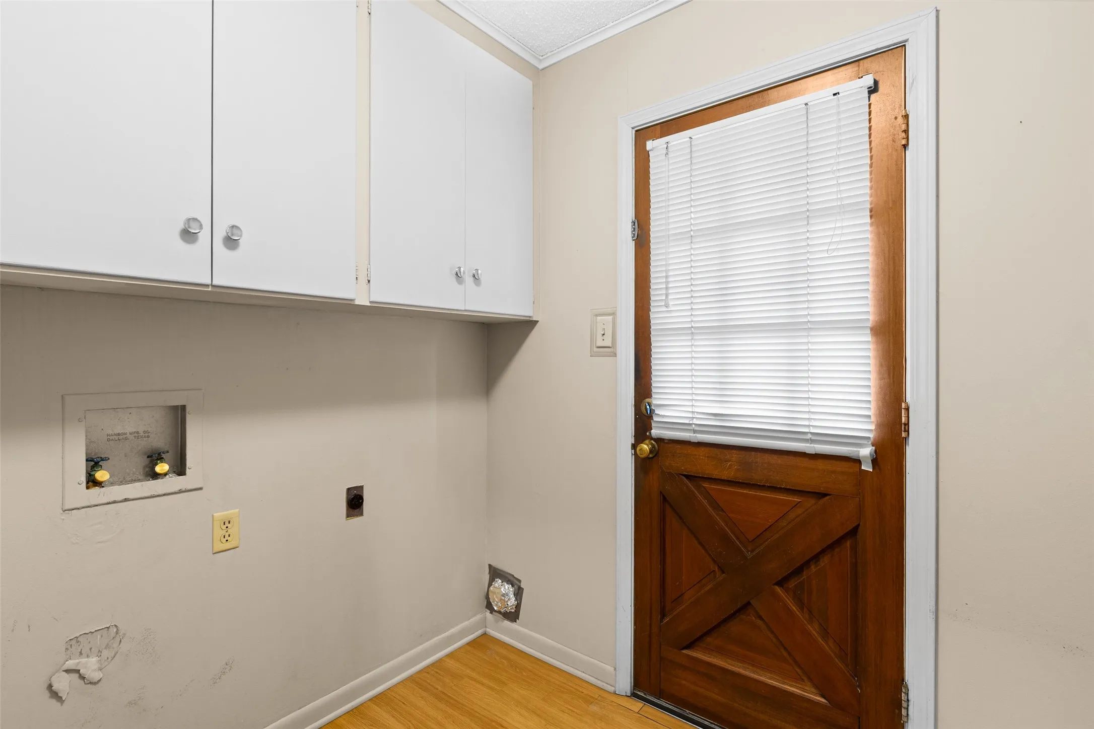 Single Family Residence For Sale in Gregg County , 515 Berkshire Drive, Longview, Texas 75605, 4 Bedroom, 3 Bathroom, Garage spaces, 2,599 Sqft, built in 1970, mls#21387612, Real Estate Agent in Longview, Homes For Sale in Gregg county, Homes For Sale in Longview, Realtor in Longview Texas, Real Estate Brokerage Independent Realty Texas, Luminita Cordes Realtor