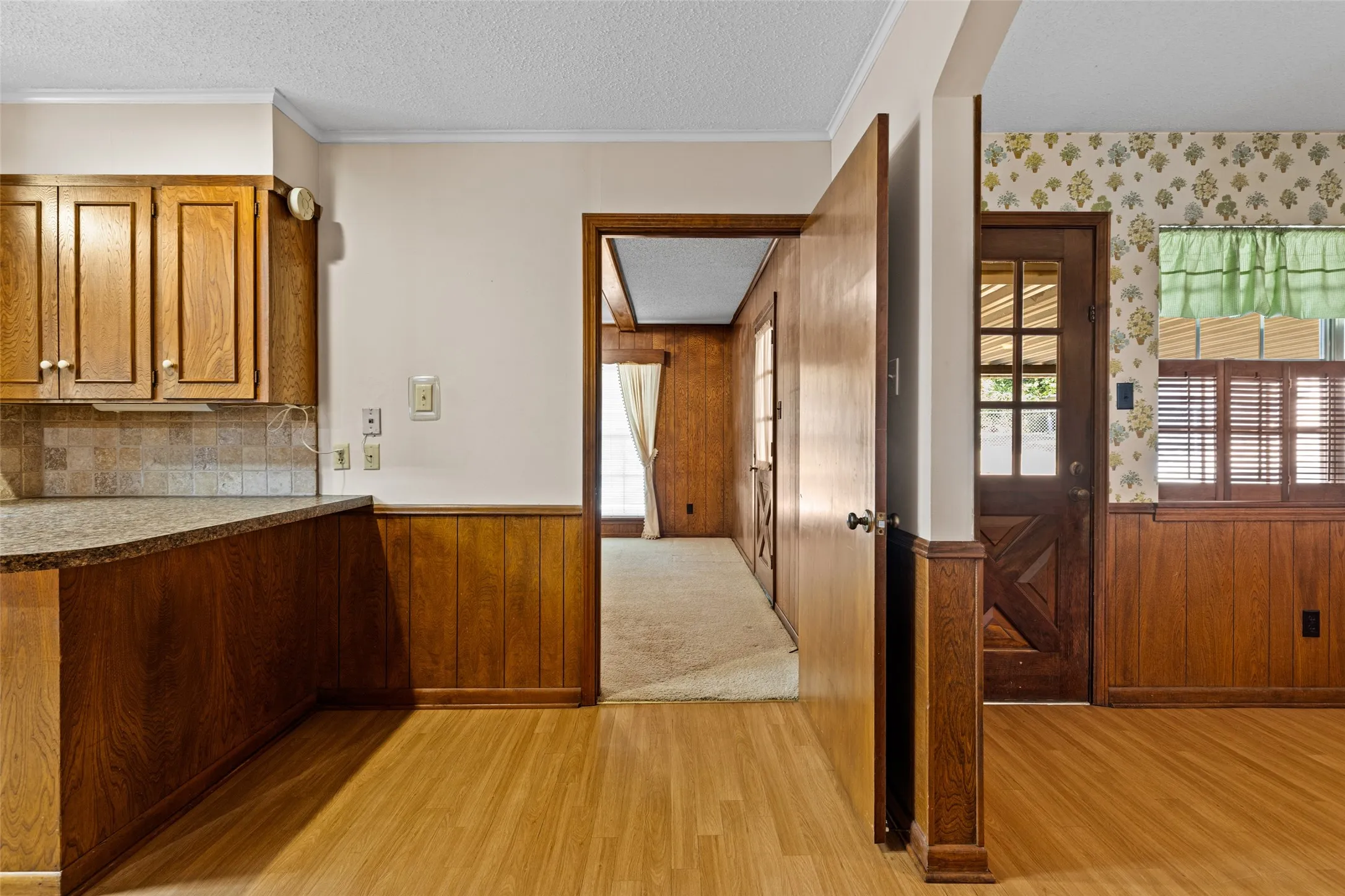 Single Family Residence For Sale in Gregg County , 515 Berkshire Drive, Longview, Texas 75605, 4 Bedroom, 3 Bathroom, Garage spaces, 2,599 Sqft, built in 1970, mls#21387612, Real Estate Agent in Longview, Homes For Sale in Gregg county, Homes For Sale in Longview, Realtor in Longview Texas, Real Estate Brokerage Independent Realty Texas, Luminita Cordes Realtor