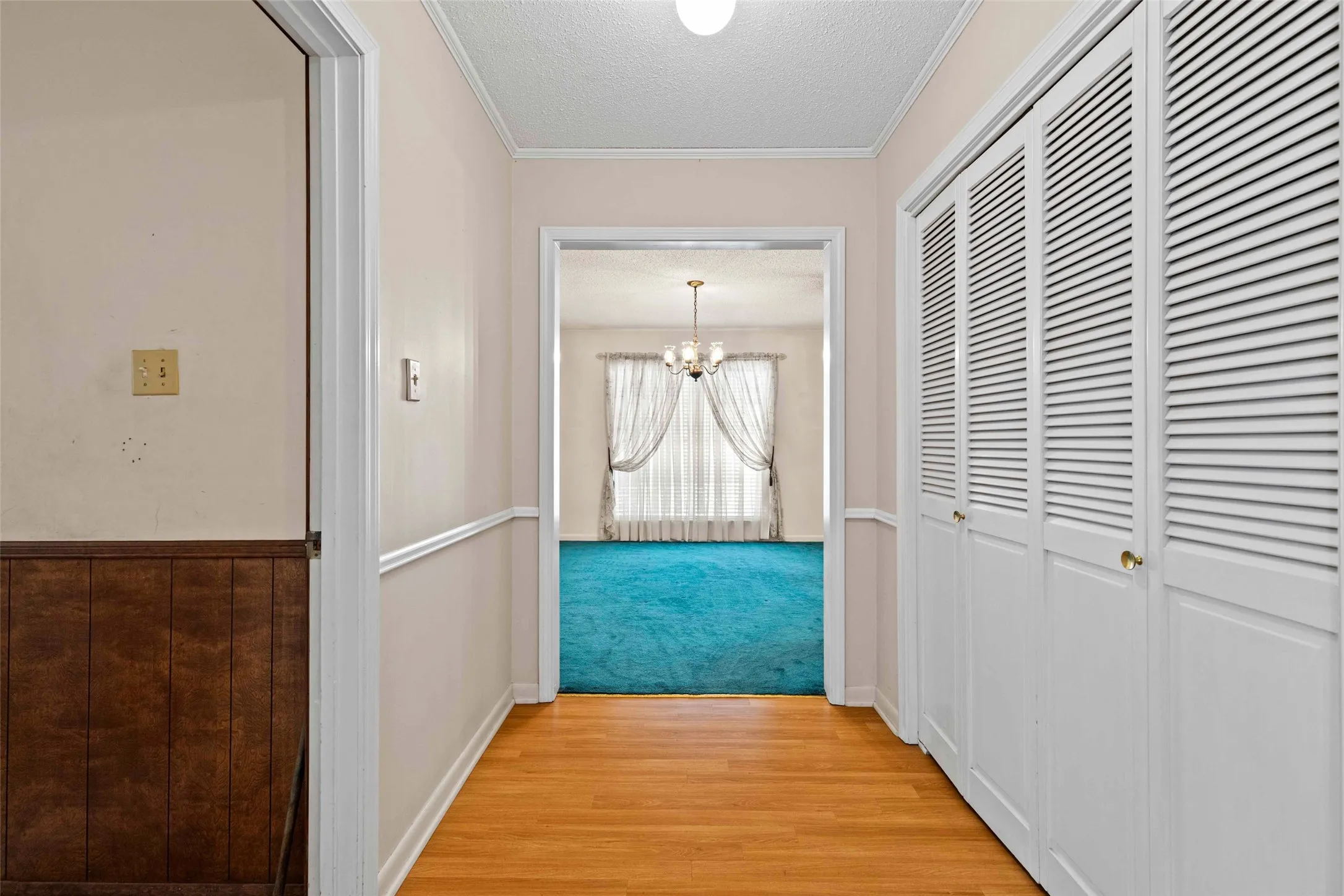 Single Family Residence For Sale in Gregg County , 515 Berkshire Drive, Longview, Texas 75605, 4 Bedroom, 3 Bathroom, Garage spaces, 2,599 Sqft, built in 1970, mls#21387612, Real Estate Agent in Longview, Homes For Sale in Gregg county, Homes For Sale in Longview, Realtor in Longview Texas, Real Estate Brokerage Independent Realty Texas, Luminita Cordes Realtor