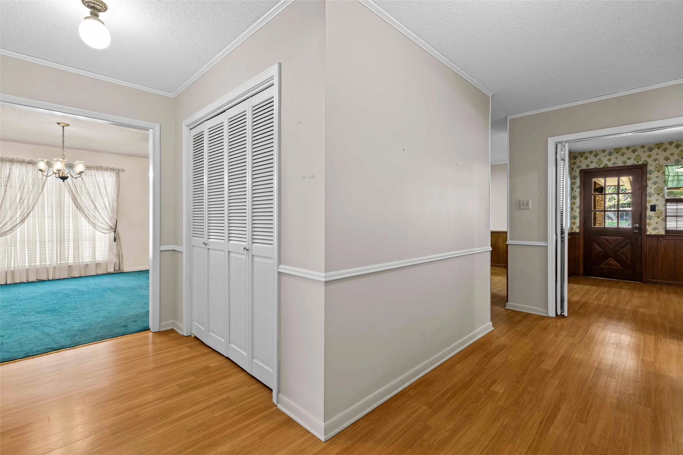 Single Family Residence For Sale in Gregg County , 515 Berkshire Drive, Longview, Texas 75605, 4 Bedroom, 3 Bathroom, Garage spaces, 2,599 Sqft, built in 1970, mls#21387612, Real Estate Agent in Longview, Homes For Sale in Gregg county, Homes For Sale in Longview, Realtor in Longview Texas, Real Estate Brokerage Independent Realty Texas, Luminita Cordes Realtor