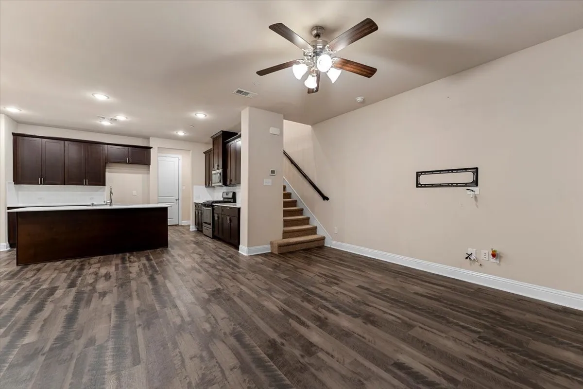 Single Family Residence For Rent in Collin County , 207 Congaree Road, Allen, Texas 75002, 4 Bedroom, 4 Bathroom, 2 Garage spaces, 2,001 Sqft, built in 2020, mls#21387053, Real Estate Agent in Allen, Homes For Rent in Collin county, Homes For Rent in Allen, Realtor in Allen Texas, Real Estate Brokerage Independent Realty Texas, Luminita Cordes Realtor
