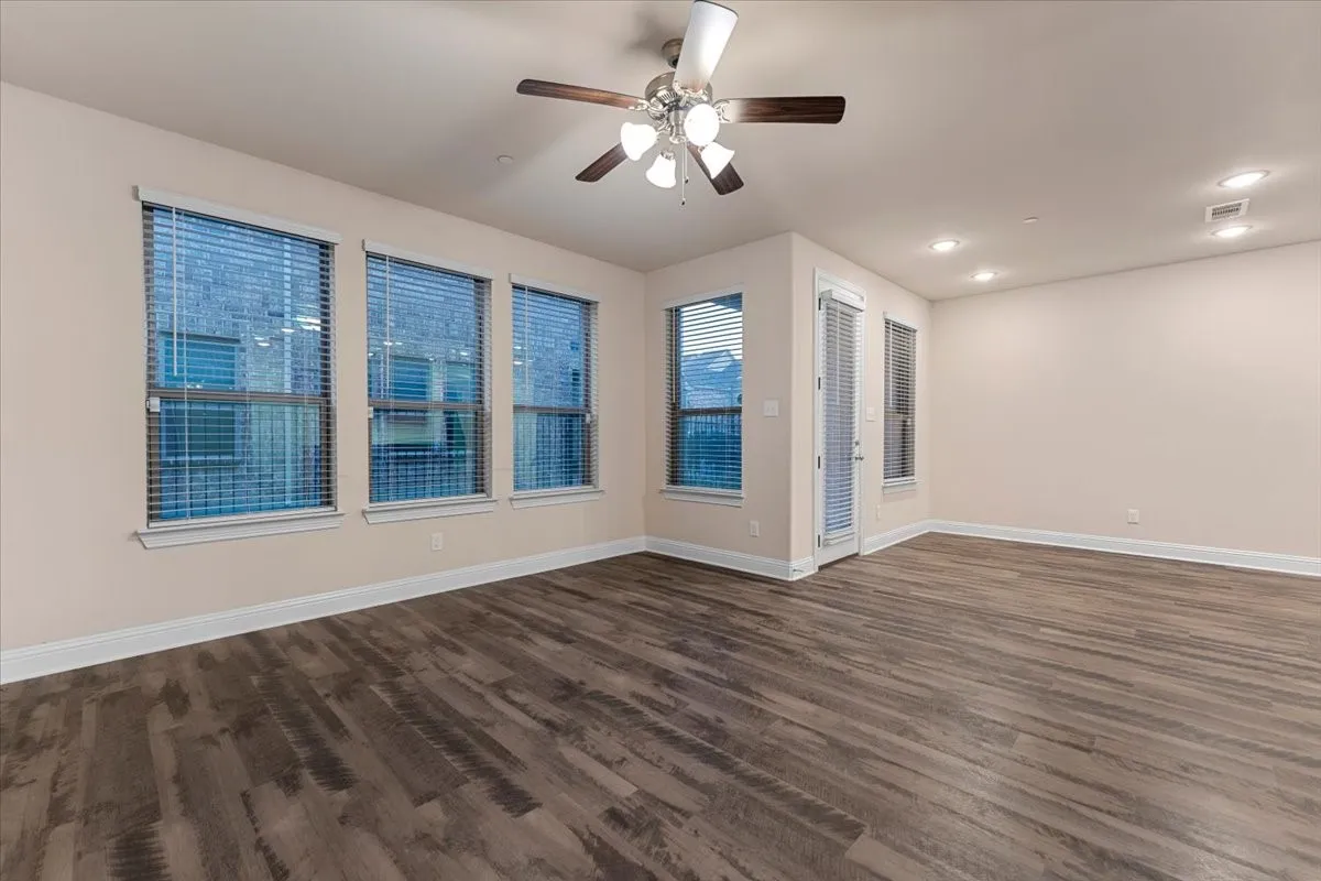 Single Family Residence For Rent in Collin County , 207 Congaree Road, Allen, Texas 75002, 4 Bedroom, 4 Bathroom, 2 Garage spaces, 2,001 Sqft, built in 2020, mls#21387053, Real Estate Agent in Allen, Homes For Rent in Collin county, Homes For Rent in Allen, Realtor in Allen Texas, Real Estate Brokerage Independent Realty Texas, Luminita Cordes Realtor