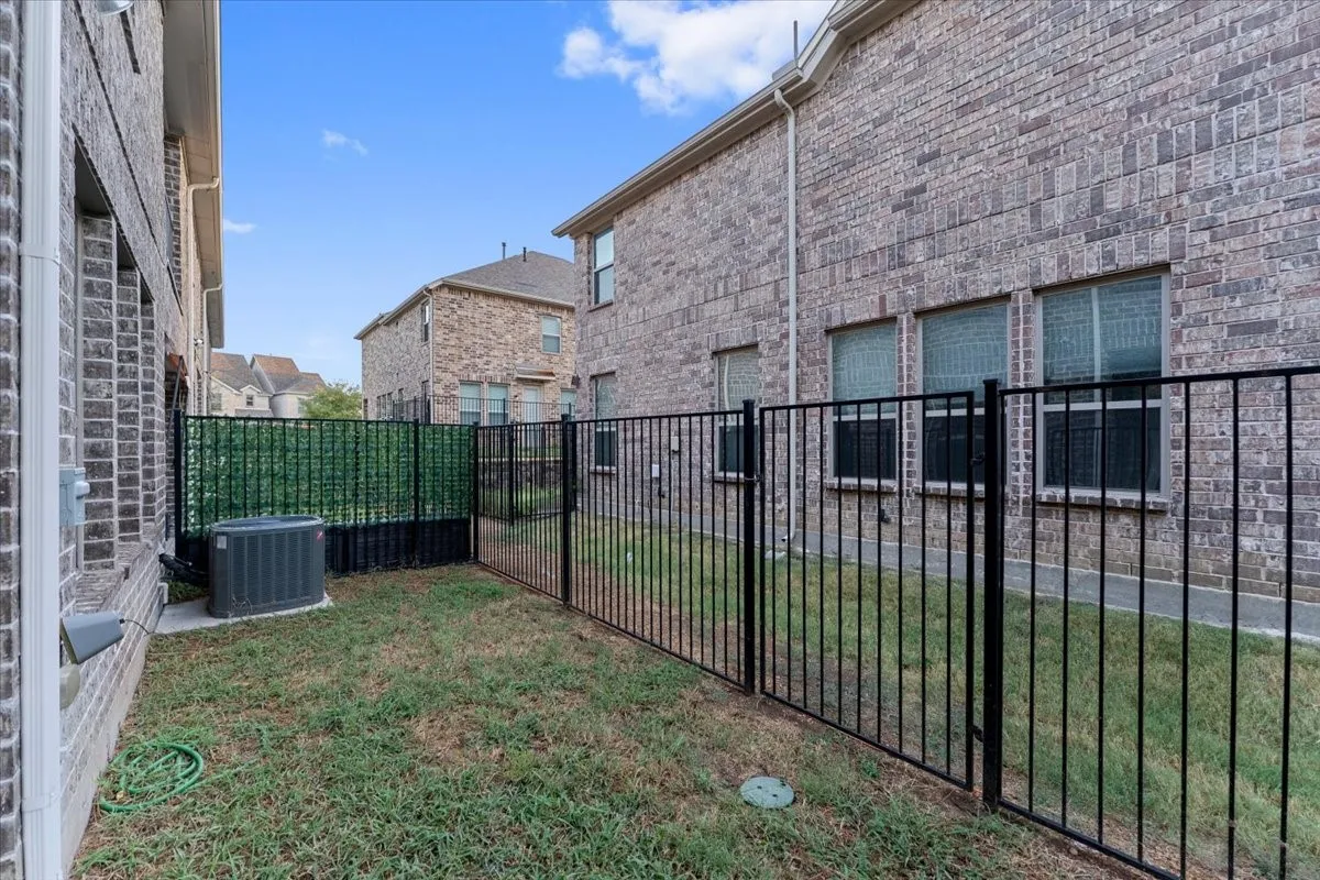 Single Family Residence For Rent in Collin County , 207 Congaree Road, Allen, Texas 75002, 4 Bedroom, 4 Bathroom, 2 Garage spaces, 2,001 Sqft, built in 2020, mls#21387053, Real Estate Agent in Allen, Homes For Rent in Collin county, Homes For Rent in Allen, Realtor in Allen Texas, Real Estate Brokerage Independent Realty Texas, Luminita Cordes Realtor