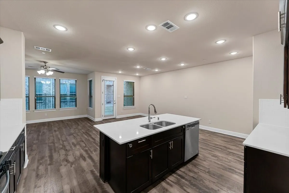 Single Family Residence For Rent in Collin County , 207 Congaree Road, Allen, Texas 75002, 4 Bedroom, 4 Bathroom, 2 Garage spaces, 2,001 Sqft, built in 2020, mls#21387053, Real Estate Agent in Allen, Homes For Rent in Collin county, Homes For Rent in Allen, Realtor in Allen Texas, Real Estate Brokerage Independent Realty Texas, Luminita Cordes Realtor