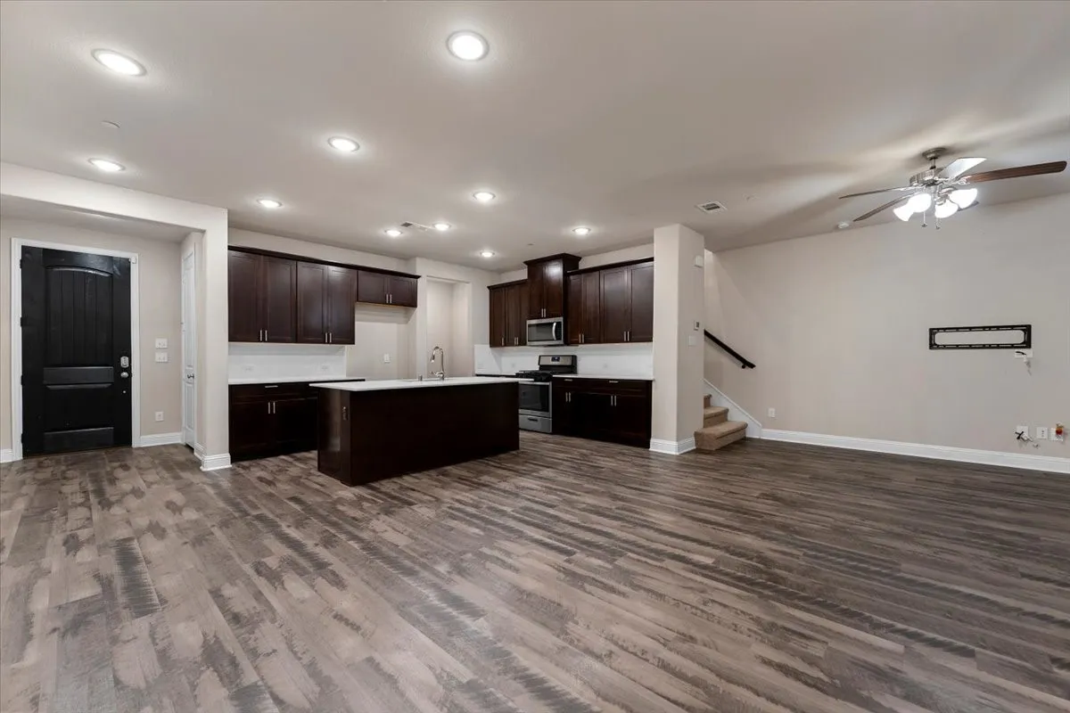Single Family Residence For Rent in Collin County , 207 Congaree Road, Allen, Texas 75002, 4 Bedroom, 4 Bathroom, 2 Garage spaces, 2,001 Sqft, built in 2020, mls#21387053, Real Estate Agent in Allen, Homes For Rent in Collin county, Homes For Rent in Allen, Realtor in Allen Texas, Real Estate Brokerage Independent Realty Texas, Luminita Cordes Realtor