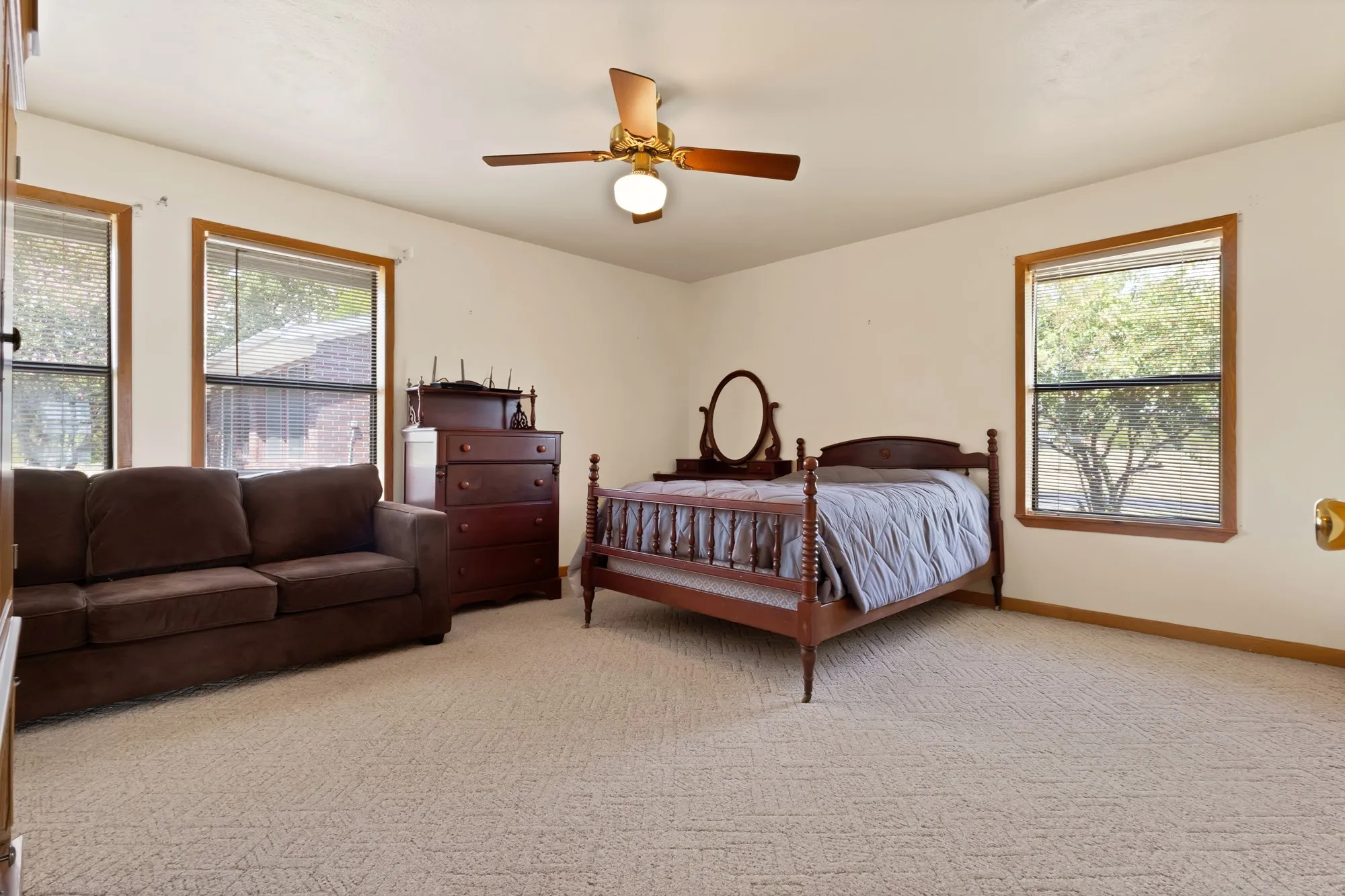 Single Family Residence For Sale in Wood County , 154 Private Road 5926, Yantis, Texas 75497, 2 Bedroom, 2 Bathroom, 3 Garage spaces, 1,915 Sqft, built in 1994, mls#21375709, Real Estate Agent in Yantis, Homes For Sale in Wood county, Homes For Sale in Yantis, Realtor in Yantis Texas, Real Estate Brokerage Independent Realty Texas, Luminita Cordes Realtor