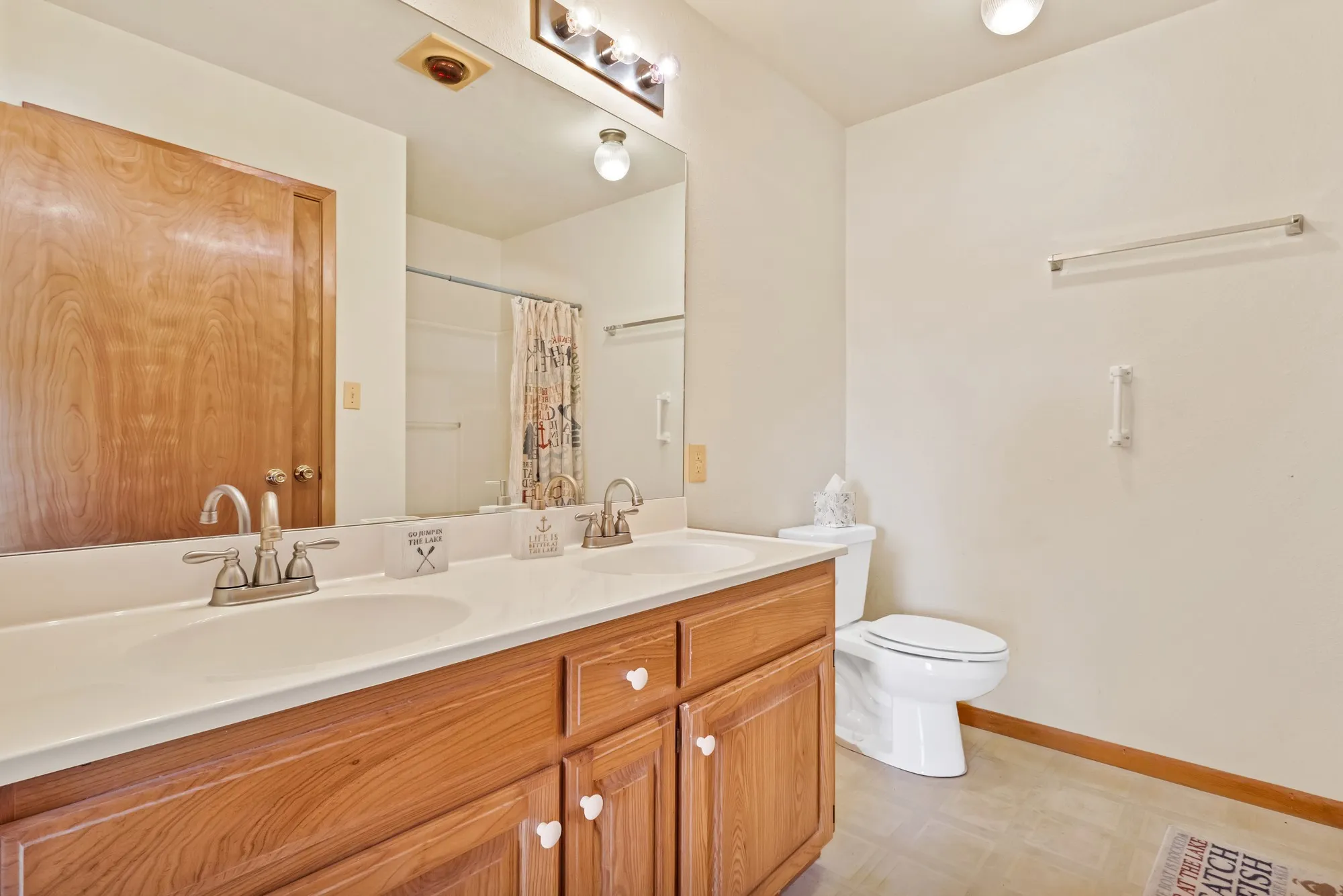 Single Family Residence For Sale in Wood County , 154 Private Road 5926, Yantis, Texas 75497, 2 Bedroom, 2 Bathroom, 3 Garage spaces, 1,915 Sqft, built in 1994, mls#21375709, Real Estate Agent in Yantis, Homes For Sale in Wood county, Homes For Sale in Yantis, Realtor in Yantis Texas, Real Estate Brokerage Independent Realty Texas, Luminita Cordes Realtor