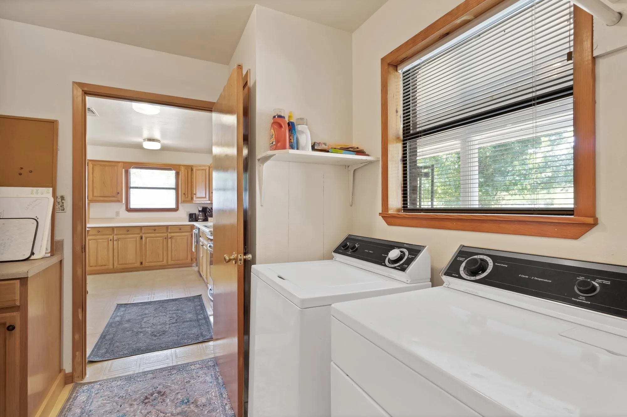 Single Family Residence For Sale in Wood County , 154 Private Road 5926, Yantis, Texas 75497, 2 Bedroom, 2 Bathroom, 3 Garage spaces, 1,915 Sqft, built in 1994, mls#21375709, Real Estate Agent in Yantis, Homes For Sale in Wood county, Homes For Sale in Yantis, Realtor in Yantis Texas, Real Estate Brokerage Independent Realty Texas, Luminita Cordes Realtor