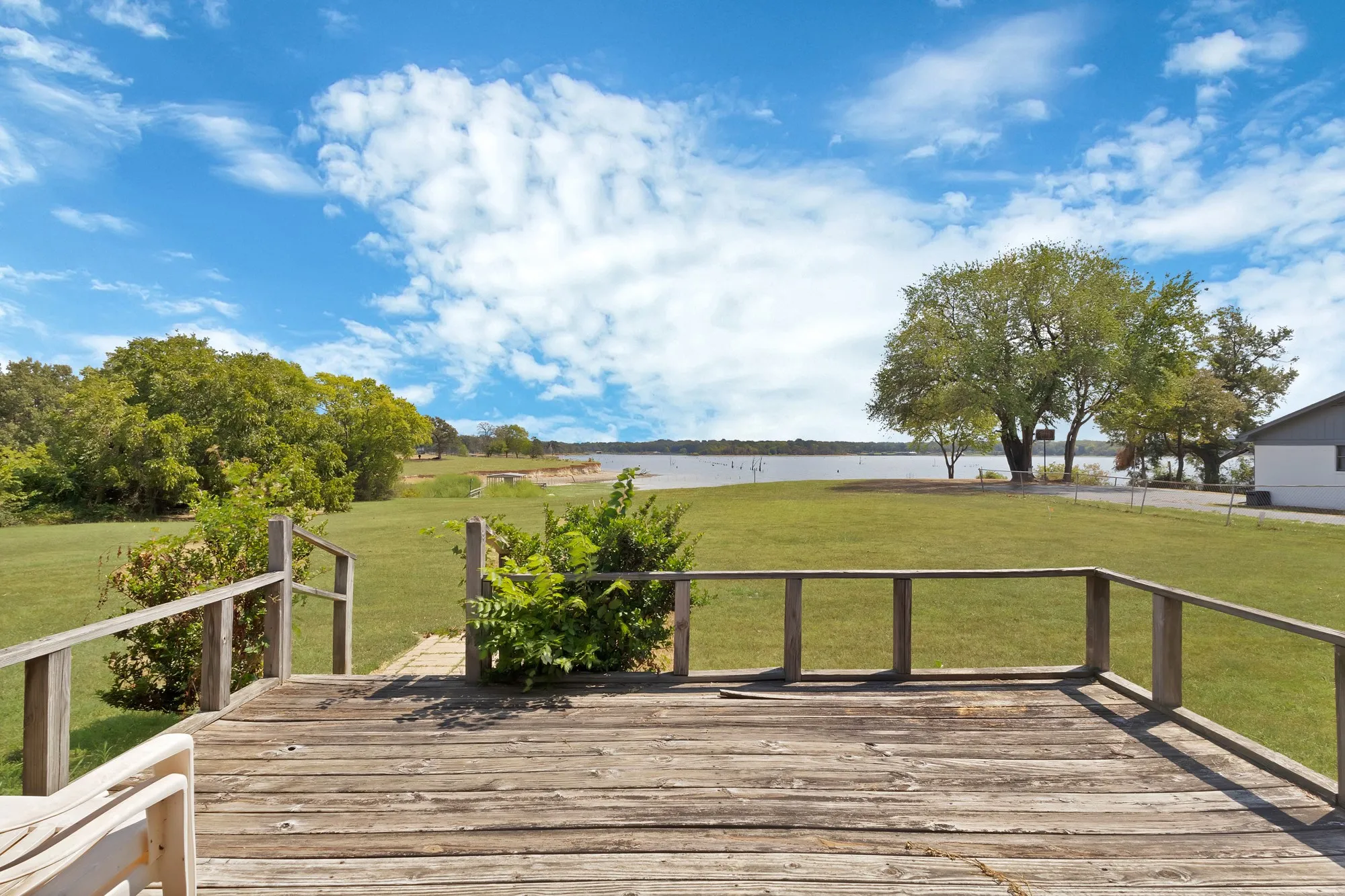 Single Family Residence For Sale in Wood County , 154 Private Road 5926, Yantis, Texas 75497, 2 Bedroom, 2 Bathroom, 3 Garage spaces, 1,915 Sqft, built in 1994, mls#21375709, Real Estate Agent in Yantis, Homes For Sale in Wood county, Homes For Sale in Yantis, Realtor in Yantis Texas, Real Estate Brokerage Independent Realty Texas, Luminita Cordes Realtor