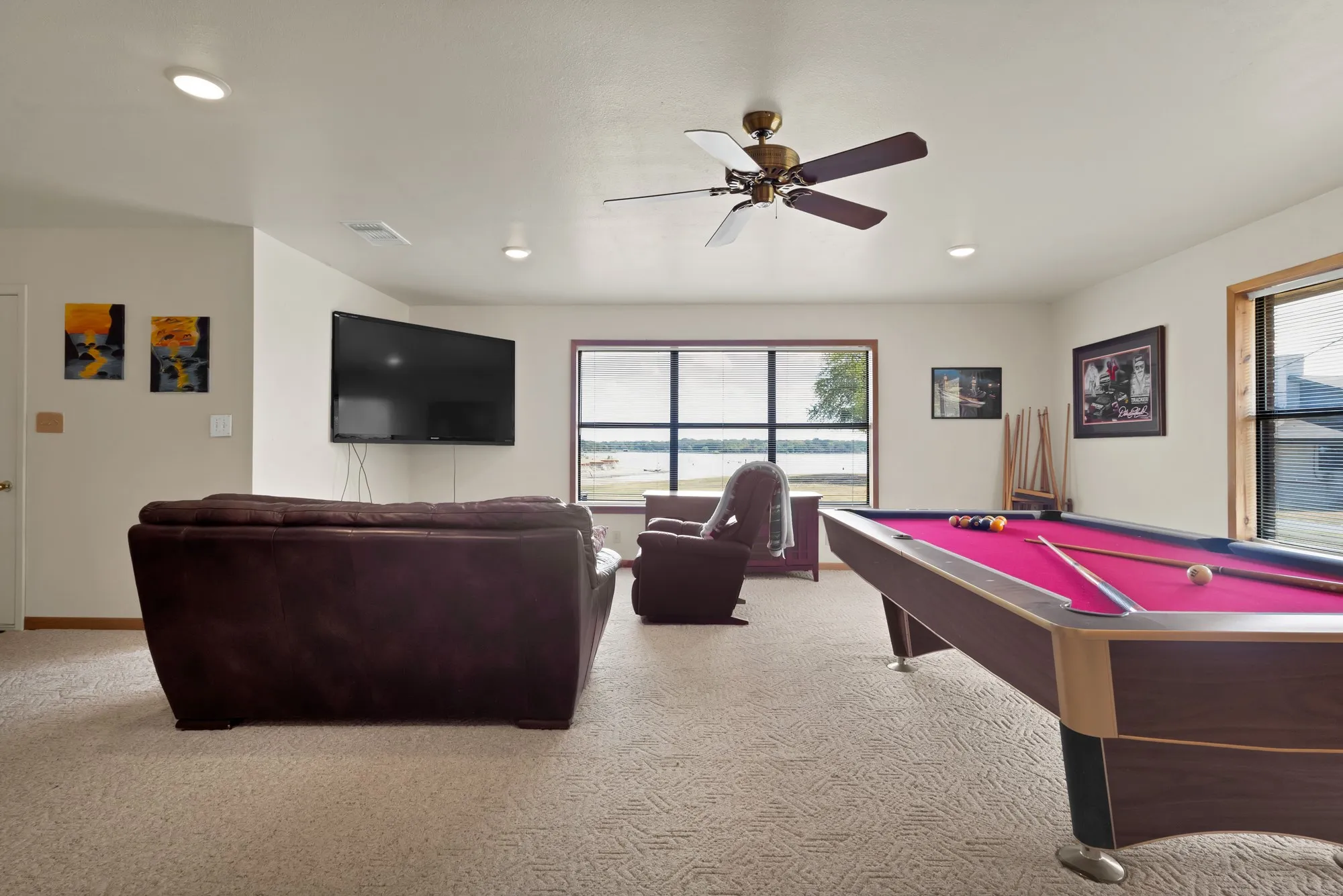 Single Family Residence For Sale in Wood County , 154 Private Road 5926, Yantis, Texas 75497, 2 Bedroom, 2 Bathroom, 3 Garage spaces, 1,915 Sqft, built in 1994, mls#21375709, Real Estate Agent in Yantis, Homes For Sale in Wood county, Homes For Sale in Yantis, Realtor in Yantis Texas, Real Estate Brokerage Independent Realty Texas, Luminita Cordes Realtor