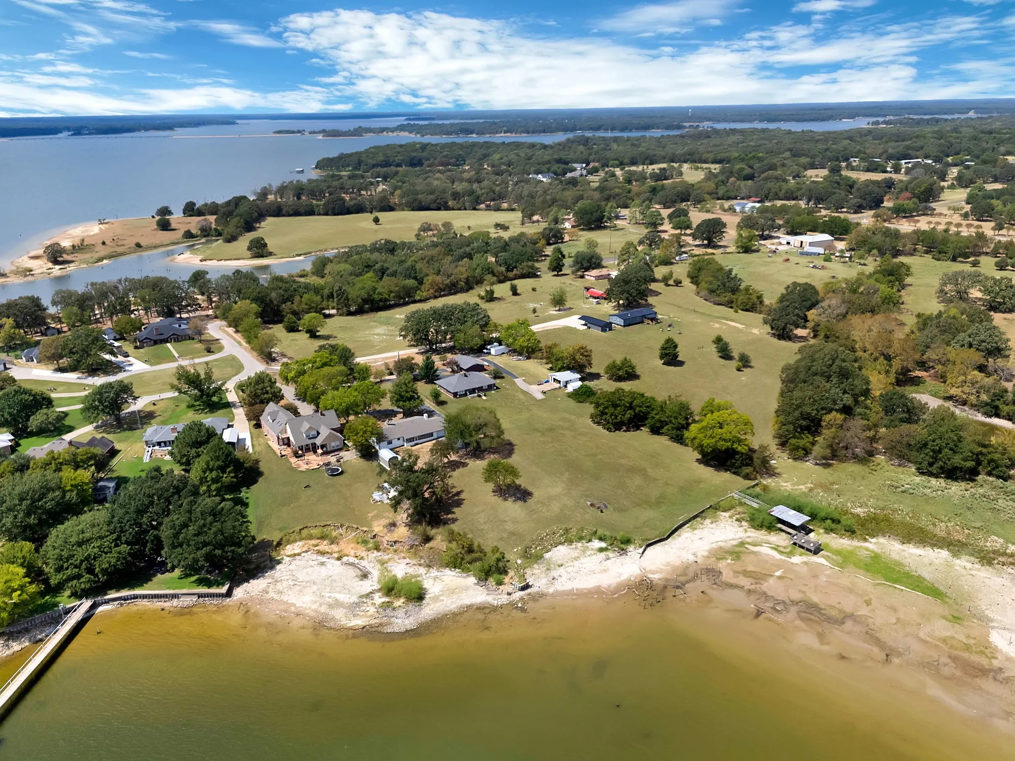 Single Family Residence For Sale in Wood County , 154 Private Road 5926, Yantis, Texas 75497, 2 Bedroom, 2 Bathroom, 3 Garage spaces, 1,915 Sqft, built in 1994, mls#21375709, Real Estate Agent in Yantis, Homes For Sale in Wood county, Homes For Sale in Yantis, Realtor in Yantis Texas, Real Estate Brokerage Independent Realty Texas, Luminita Cordes Realtor