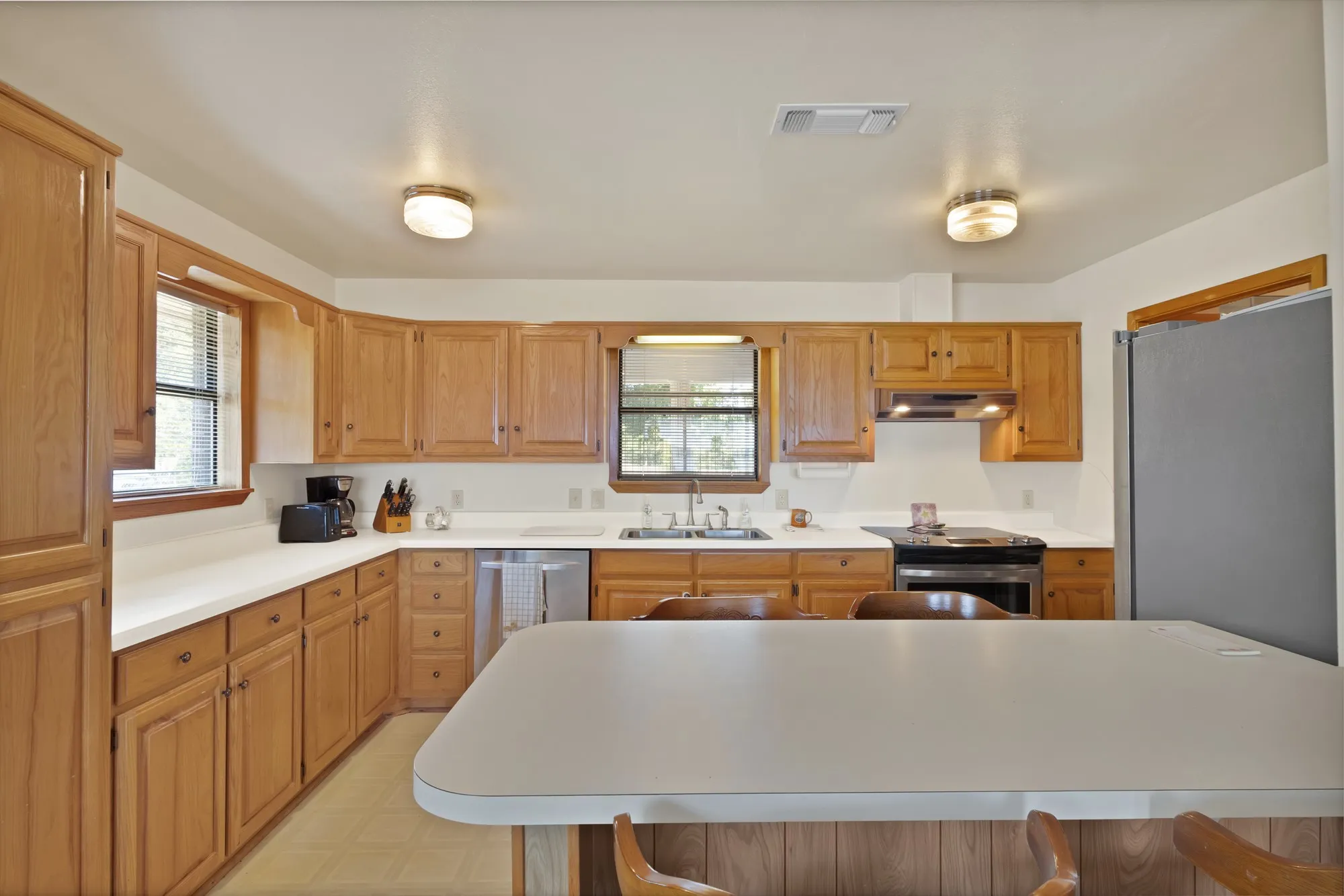 Single Family Residence For Sale in Wood County , 154 Private Road 5926, Yantis, Texas 75497, 2 Bedroom, 2 Bathroom, 3 Garage spaces, 1,915 Sqft, built in 1994, mls#21375709, Real Estate Agent in Yantis, Homes For Sale in Wood county, Homes For Sale in Yantis, Realtor in Yantis Texas, Real Estate Brokerage Independent Realty Texas, Luminita Cordes Realtor