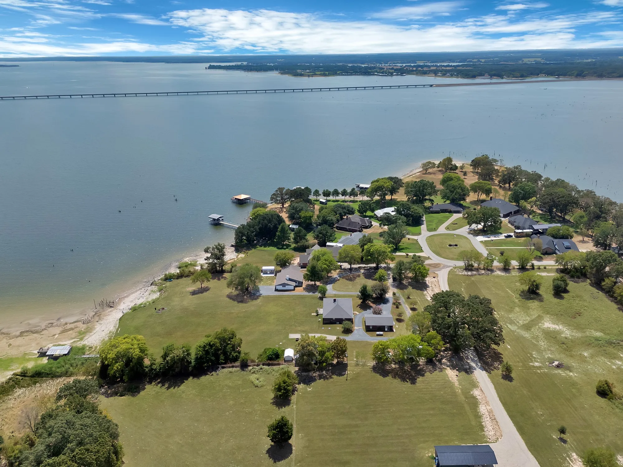 Single Family Residence For Sale in Wood County , 154 Private Road 5926, Yantis, Texas 75497, 2 Bedroom, 2 Bathroom, 3 Garage spaces, 1,915 Sqft, built in 1994, mls#21375709, Real Estate Agent in Yantis, Homes For Sale in Wood county, Homes For Sale in Yantis, Realtor in Yantis Texas, Real Estate Brokerage Independent Realty Texas, Luminita Cordes Realtor