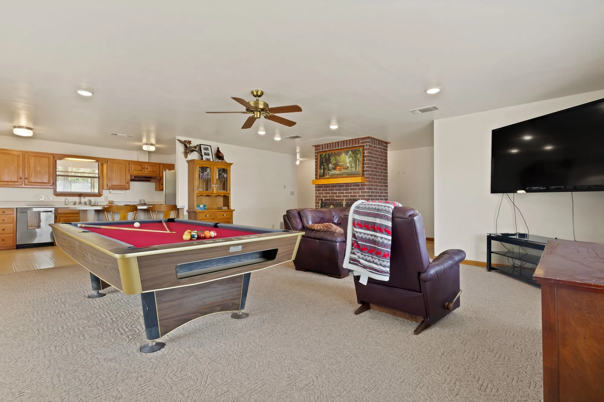 Single Family Residence For Sale in Wood County , 154 Private Road 5926, Yantis, Texas 75497, 2 Bedroom, 2 Bathroom, 3 Garage spaces, 1,915 Sqft, built in 1994, mls#21375709, Real Estate Agent in Yantis, Homes For Sale in Wood county, Homes For Sale in Yantis, Realtor in Yantis Texas, Real Estate Brokerage Independent Realty Texas, Luminita Cordes Realtor