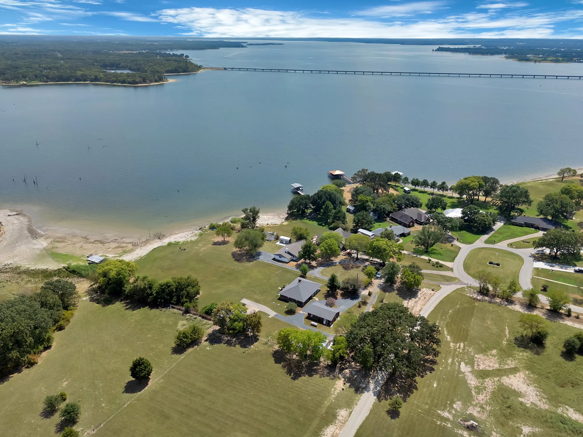 Single Family Residence For Sale in Wood County , 154 Private Road 5926, Yantis, Texas 75497, 2 Bedroom, 2 Bathroom, 3 Garage spaces, 1,915 Sqft, built in 1994, mls#21375709, Real Estate Agent in Yantis, Homes For Sale in Wood county, Homes For Sale in Yantis, Realtor in Yantis Texas, Real Estate Brokerage Independent Realty Texas, Luminita Cordes Realtor