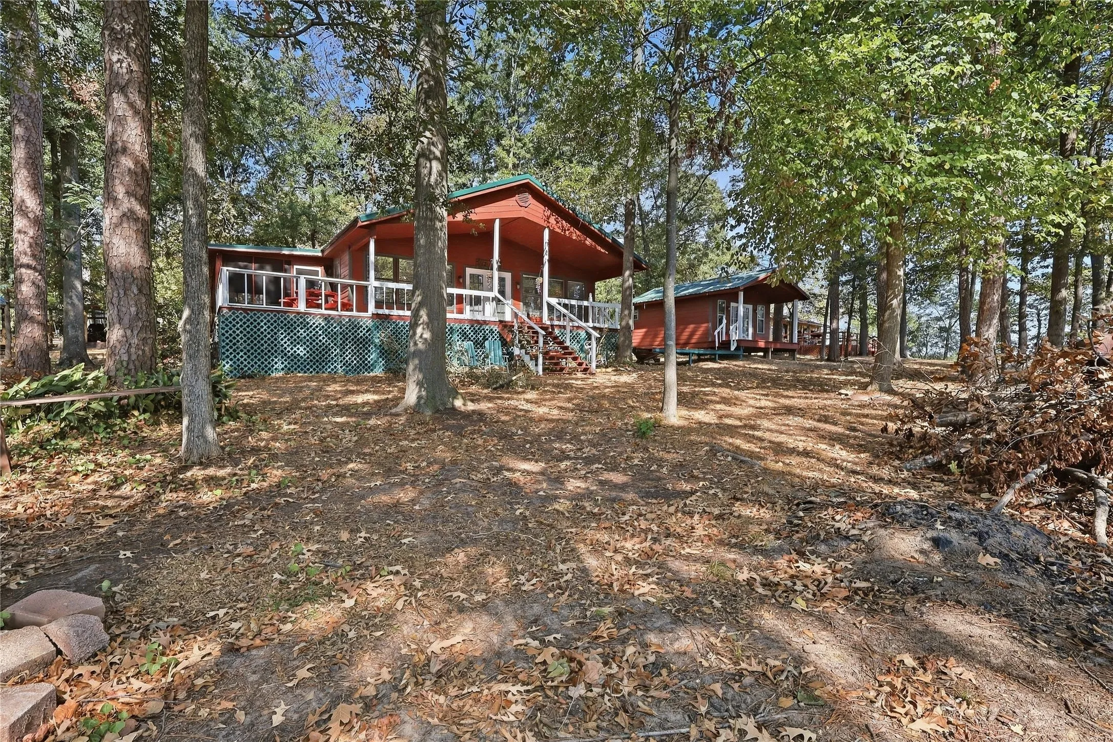 Single Family Residence For Sale in Franklin (TX) County , 70 Red Oak Circle, Scroggins, Texas 75480, 2 Bedroom, 2 Bathroom, 2 Garage spaces, 1,344 Sqft, built in 1993, mls#21387620, Real Estate Agent in Scroggins, Homes For Sale in Franklin (TX) county, Homes For Sale in Scroggins, Realtor in Scroggins Texas, Real Estate Brokerage Independent Realty Texas, Luminita Cordes Realtor