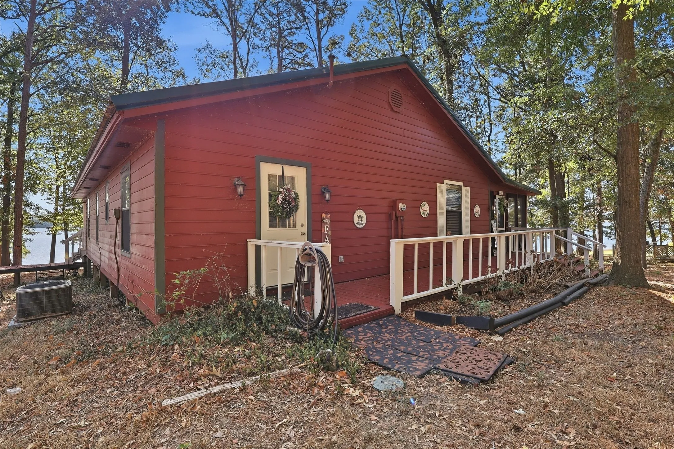 Single Family Residence For Sale in Franklin (TX) County , 70 Red Oak Circle, Scroggins, Texas 75480, 2 Bedroom, 2 Bathroom, 2 Garage spaces, 1,344 Sqft, built in 1993, mls#21387620, Real Estate Agent in Scroggins, Homes For Sale in Franklin (TX) county, Homes For Sale in Scroggins, Realtor in Scroggins Texas, Real Estate Brokerage Independent Realty Texas, Luminita Cordes Realtor