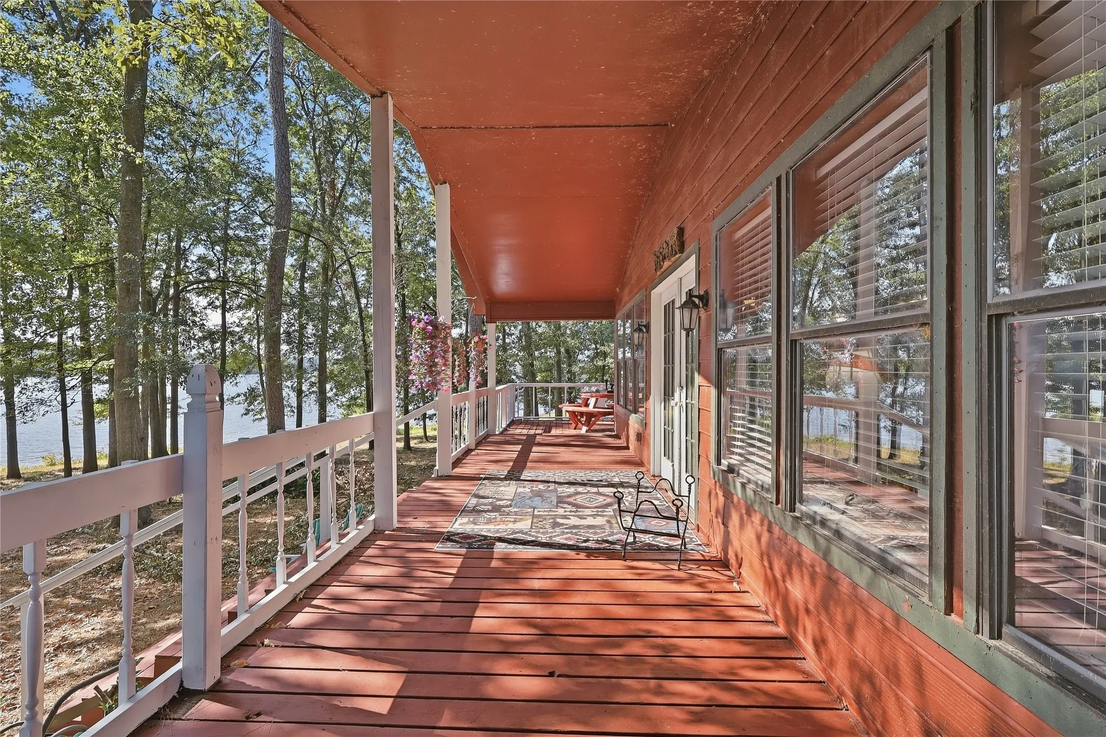 Single Family Residence For Sale in Franklin (TX) County , 70 Red Oak Circle, Scroggins, Texas 75480, 2 Bedroom, 2 Bathroom, 2 Garage spaces, 1,344 Sqft, built in 1993, mls#21387620, Real Estate Agent in Scroggins, Homes For Sale in Franklin (TX) county, Homes For Sale in Scroggins, Realtor in Scroggins Texas, Real Estate Brokerage Independent Realty Texas, Luminita Cordes Realtor