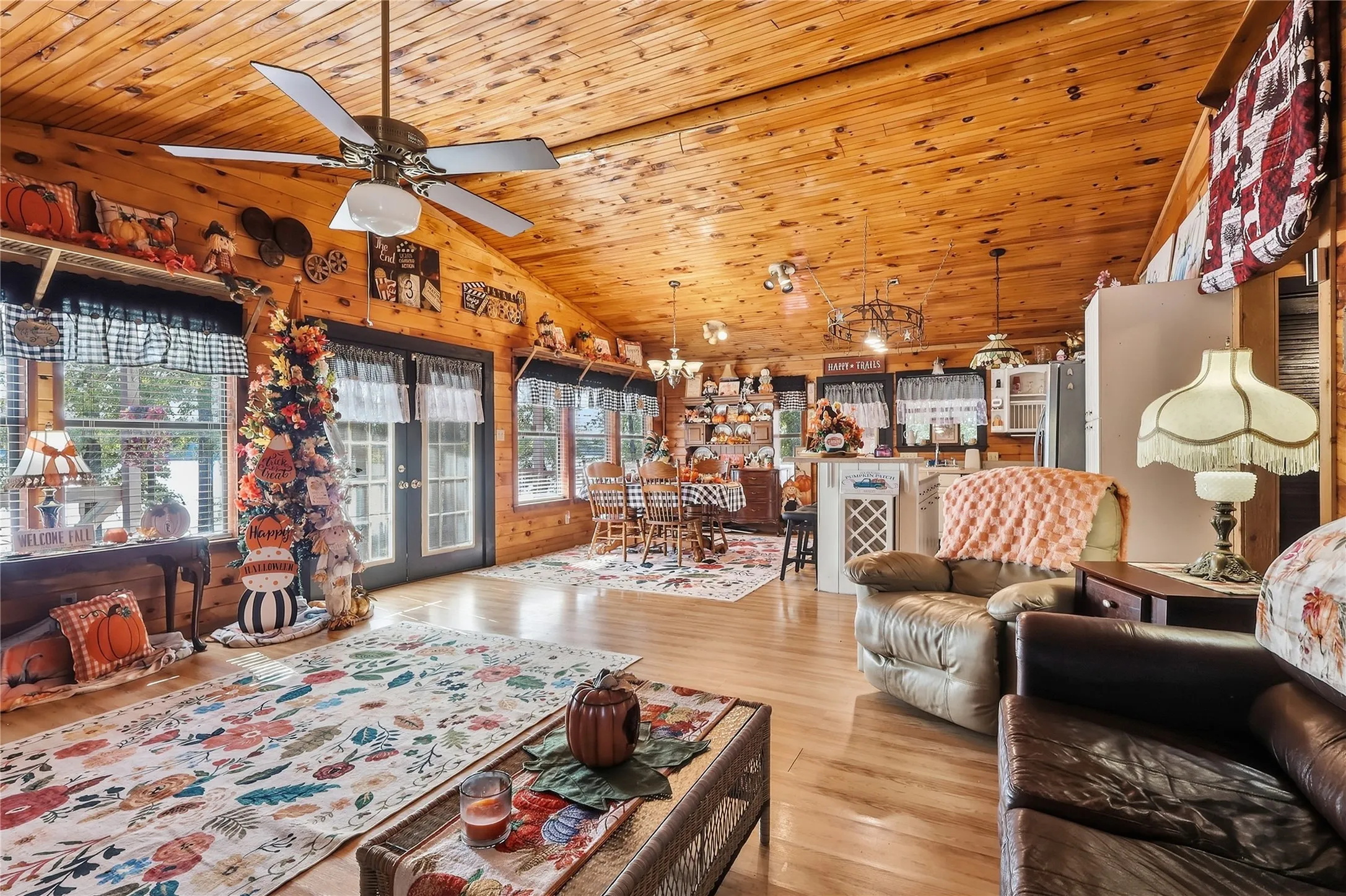 Single Family Residence For Sale in Franklin (TX) County , 70 Red Oak Circle, Scroggins, Texas 75480, 2 Bedroom, 2 Bathroom, 2 Garage spaces, 1,344 Sqft, built in 1993, mls#21387620, Real Estate Agent in Scroggins, Homes For Sale in Franklin (TX) county, Homes For Sale in Scroggins, Realtor in Scroggins Texas, Real Estate Brokerage Independent Realty Texas, Luminita Cordes Realtor