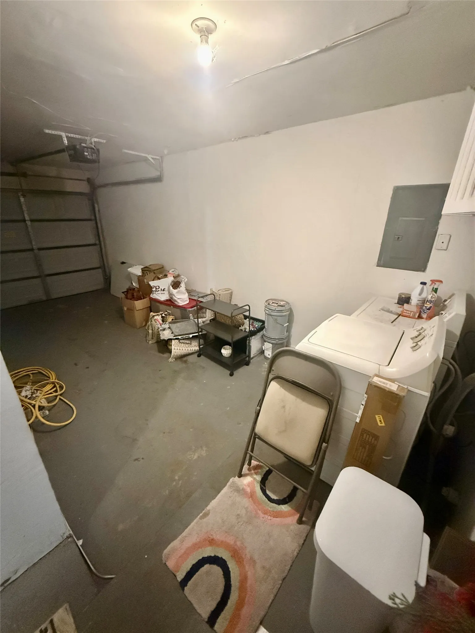 Garage with washer and dryer (included) with sale