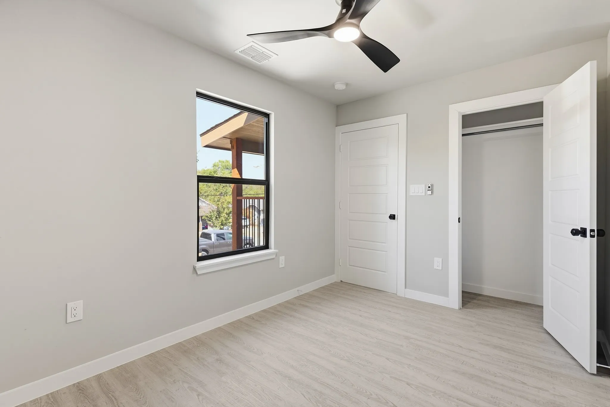 Single Family Residence For Sale in Dallas County , 746 Ella Avenue, Dallas, Texas 75217, 4 Bedroom, 5 Bathroom, Garage spaces, 1,335 Sqft, built in 2026, mls#21386395, Real Estate Agent in Dallas, Homes For Sale in Dallas county, Homes For Sale in Dallas, Realtor in Dallas Texas, Real Estate Brokerage Independent Realty Texas, Luminita Cordes Realtor