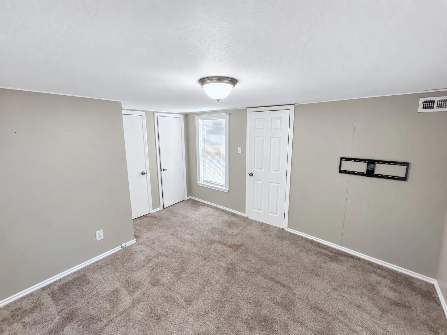 Single Family Residence For Sale in Bell County , 2001 S 9th Street, Temple, Texas 76504, 4 Bedroom, 2 Bathroom, 1 Garage spaces, 1,469 Sqft, built in 1952, mls#21387465, Real Estate Agent in Temple, Homes For Sale in Bell county, Homes For Sale in Temple, Realtor in Temple Texas, Real Estate Brokerage Independent Realty Texas, Luminita Cordes Realtor