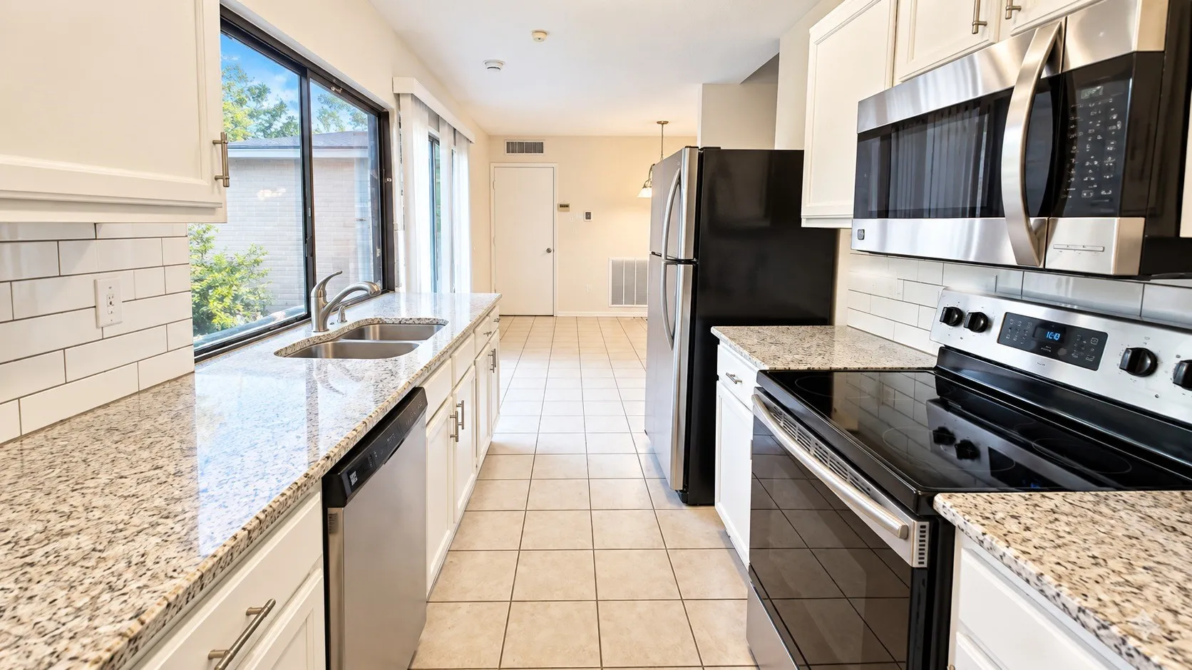 Single Family Residence For Rent in Dallas County , 7114 Chinaberry Road, Dallas, Texas 75249, 4 Bedroom, 2 Bathroom, 2 Garage spaces, 1,680 Sqft, built in 1975, mls#21387632, Real Estate Agent in Dallas, Homes For Rent in Dallas county, Homes For Rent in Dallas, Realtor in Dallas Texas, Real Estate Brokerage Independent Realty Texas, Luminita Cordes Realtor