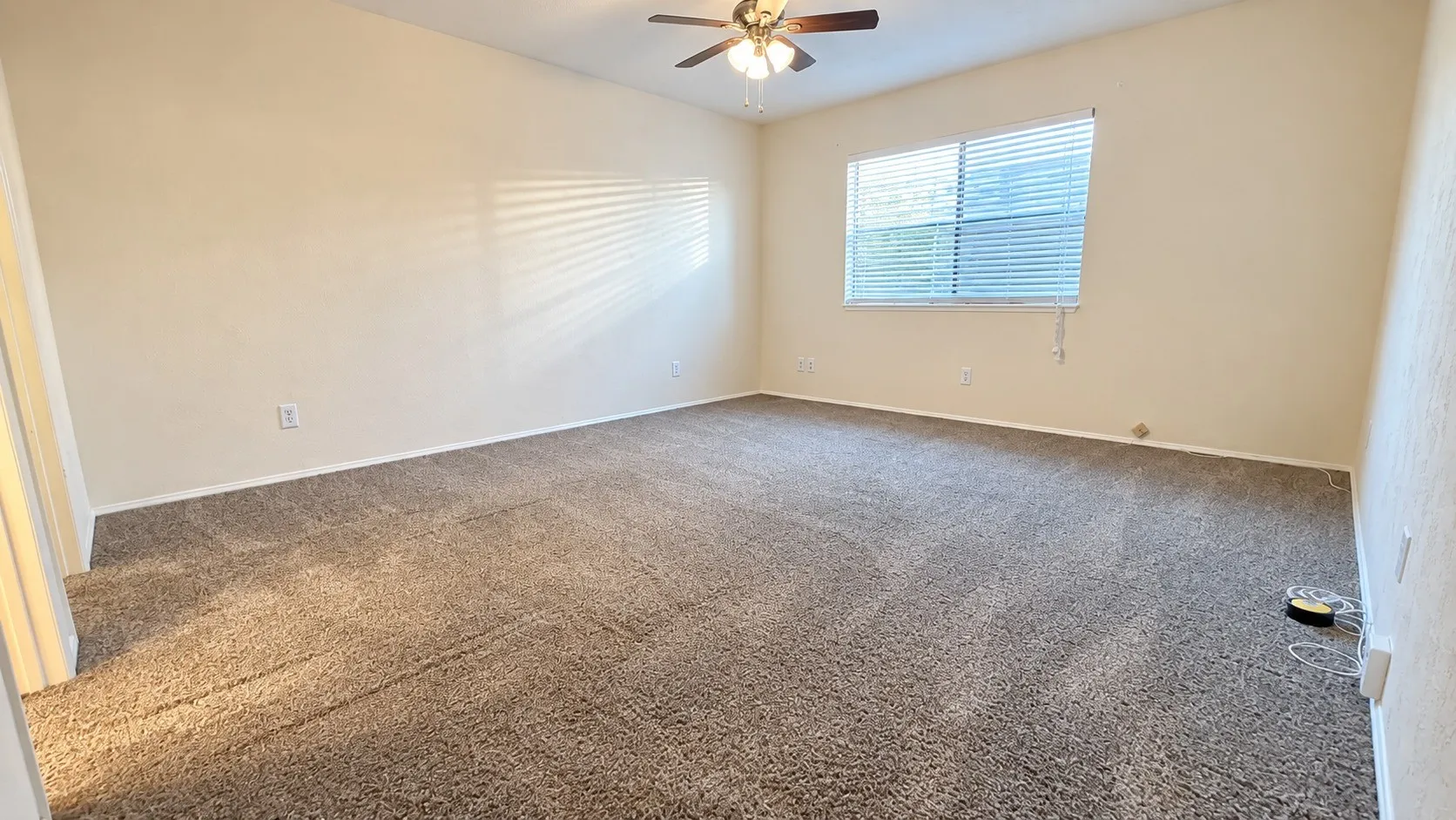 Single Family Residence For Rent in Dallas County , 7114 Chinaberry Road, Dallas, Texas 75249, 4 Bedroom, 2 Bathroom, 2 Garage spaces, 1,680 Sqft, built in 1975, mls#21387632, Real Estate Agent in Dallas, Homes For Rent in Dallas county, Homes For Rent in Dallas, Realtor in Dallas Texas, Real Estate Brokerage Independent Realty Texas, Luminita Cordes Realtor