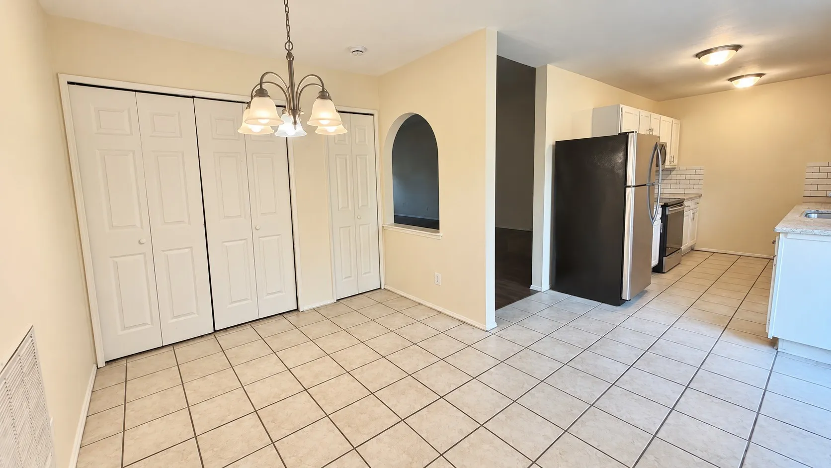 Single Family Residence For Rent in Dallas County , 7114 Chinaberry Road, Dallas, Texas 75249, 4 Bedroom, 2 Bathroom, 2 Garage spaces, 1,680 Sqft, built in 1975, mls#21387632, Real Estate Agent in Dallas, Homes For Rent in Dallas county, Homes For Rent in Dallas, Realtor in Dallas Texas, Real Estate Brokerage Independent Realty Texas, Luminita Cordes Realtor