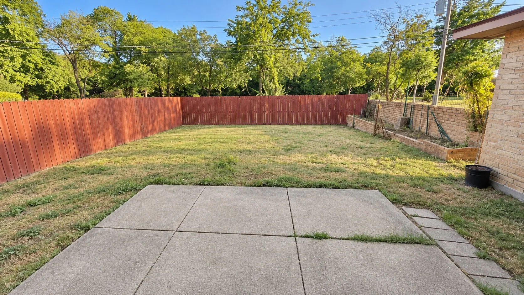Single Family Residence For Rent in Dallas County , 7114 Chinaberry Road, Dallas, Texas 75249, 4 Bedroom, 2 Bathroom, 2 Garage spaces, 1,680 Sqft, built in 1975, mls#21387632, Real Estate Agent in Dallas, Homes For Rent in Dallas county, Homes For Rent in Dallas, Realtor in Dallas Texas, Real Estate Brokerage Independent Realty Texas, Luminita Cordes Realtor