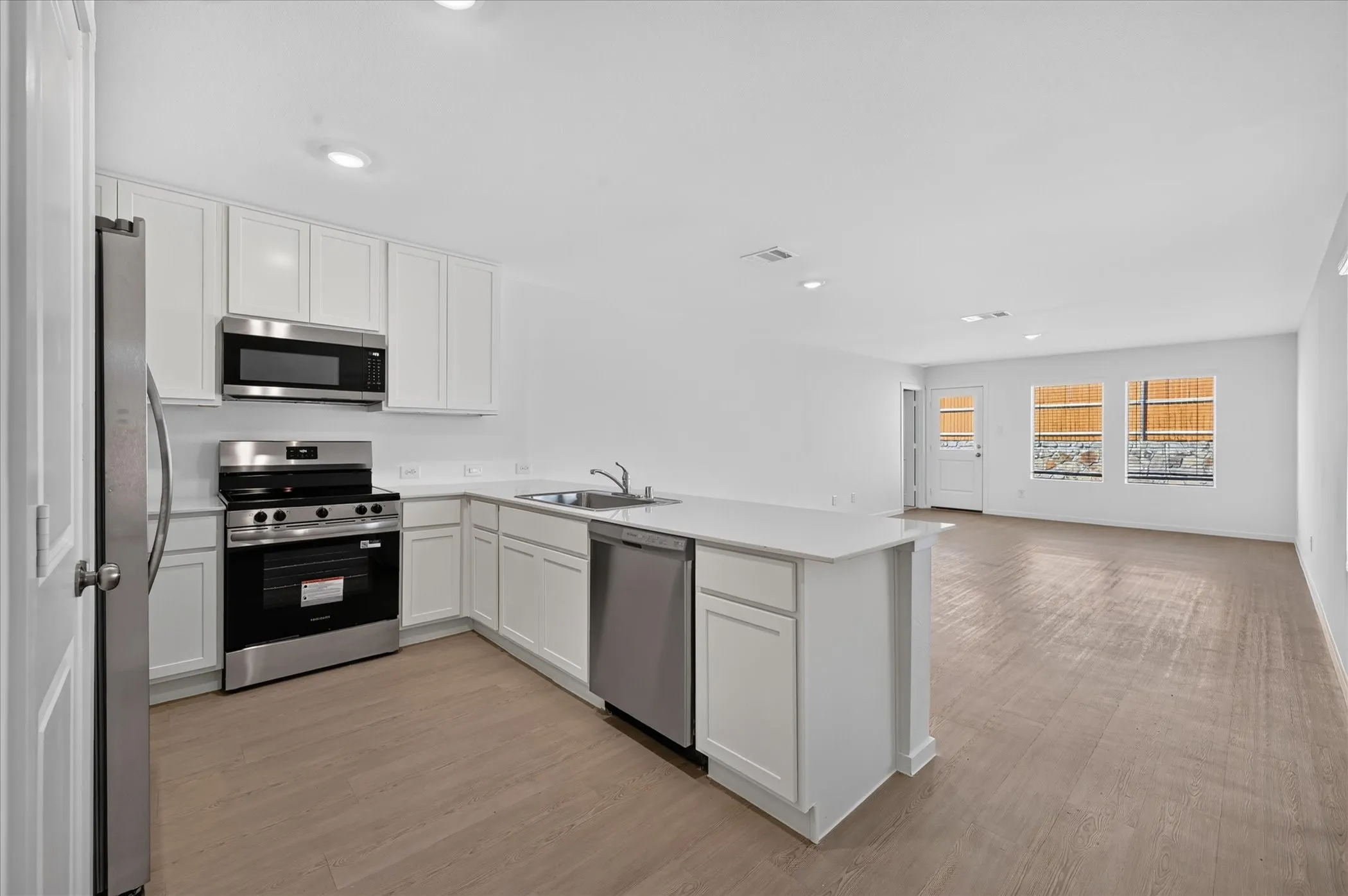 Single Family Residence For Rent in Collin County , 5318 Cinnamon Lane, Princeton, Texas 75407, 3 Bedroom, 2 Bathroom, 2 Garage spaces, 1,402 Sqft, built in 2026, mls#21387637, Real Estate Agent in Princeton, Homes For Rent in Collin county, Homes For Rent in Princeton, Realtor in Princeton Texas, Real Estate Brokerage Independent Realty Texas, Luminita Cordes Realtor