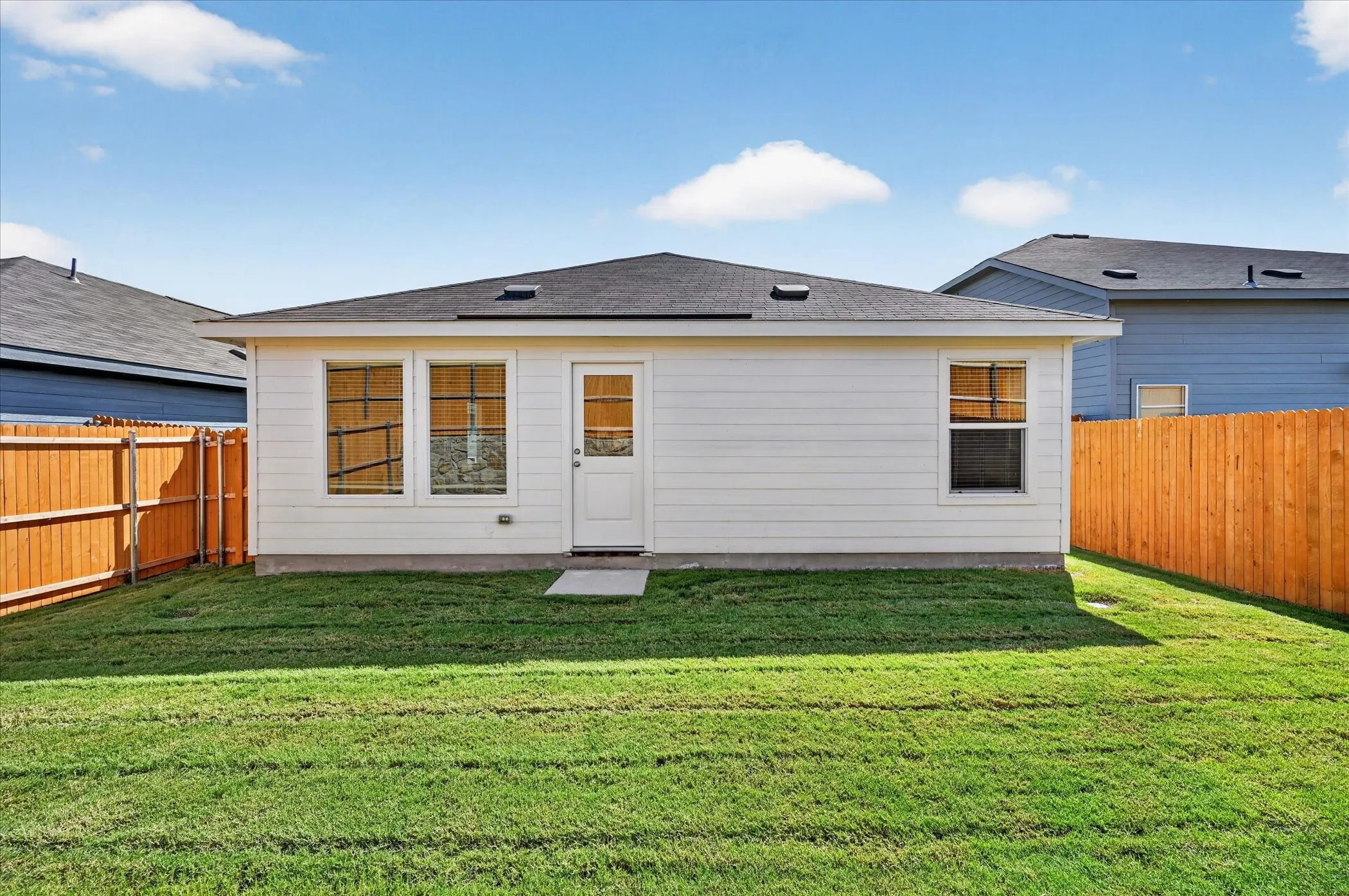 Single Family Residence For Rent in Collin County , 5318 Cinnamon Lane, Princeton, Texas 75407, 3 Bedroom, 2 Bathroom, 2 Garage spaces, 1,402 Sqft, built in 2026, mls#21387637, Real Estate Agent in Princeton, Homes For Rent in Collin county, Homes For Rent in Princeton, Realtor in Princeton Texas, Real Estate Brokerage Independent Realty Texas, Luminita Cordes Realtor
