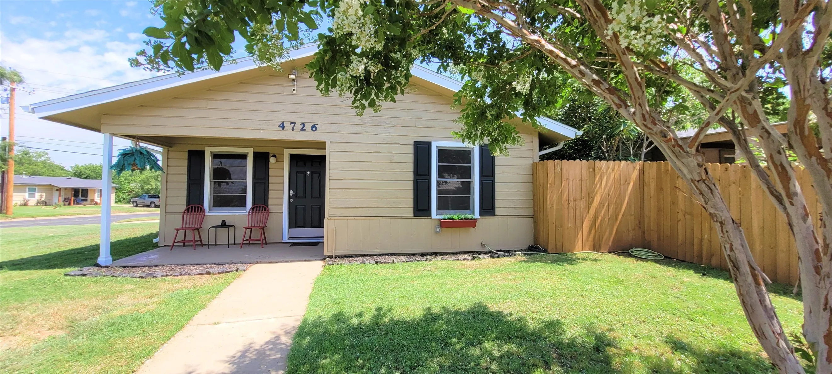 Single Family Residence For Sale in Taylor County , 4726 State Street, Abilene, Texas 79603, 3 Bedroom, 1 Bathroom, 2 Garage spaces, 968 Sqft, built in 1959, mls#21387591, Real Estate Agent in Abilene, Homes For Sale in Taylor county, Homes For Sale in Abilene, Realtor in Abilene Texas, Real Estate Brokerage Independent Realty Texas, Luminita Cordes Realtor