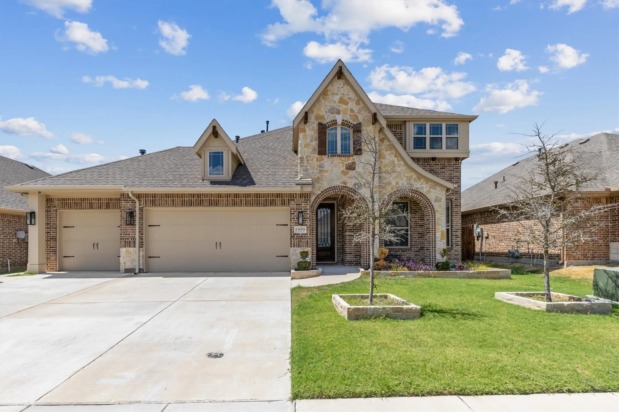 Single Family Residence For Sale in Dallas County , 1959 Cedarwood Drive, Glenn Heights, Texas 75154, 5 Bedroom, 4 Bathroom, 3 Garage spaces, 2,830 Sqft, built in 2023, mls#21387569, Real Estate Agent in Glenn Heights, Homes For Sale in Dallas county, Homes For Sale in Glenn Heights, Realtor in Glenn Heights Texas, Real Estate Brokerage Independent Realty Texas, Luminita Cordes Realtor