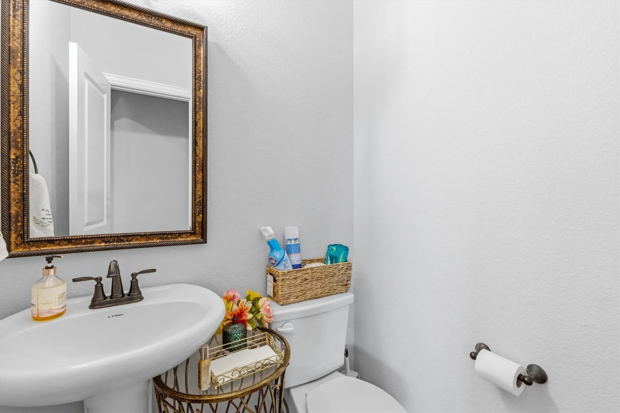 Single Family Residence For Sale in Dallas County , 1959 Cedarwood Drive, Glenn Heights, Texas 75154, 5 Bedroom, 4 Bathroom, 3 Garage spaces, 2,830 Sqft, built in 2023, mls#21387569, Real Estate Agent in Glenn Heights, Homes For Sale in Dallas county, Homes For Sale in Glenn Heights, Realtor in Glenn Heights Texas, Real Estate Brokerage Independent Realty Texas, Luminita Cordes Realtor