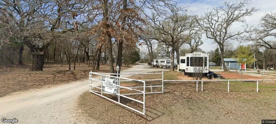 Single Family Residence For Sale in Cooke County , 4411 County Road 127, Whitesboro, Texas 76273, 3 Bedroom, 2 Bathroom, Garage spaces, 2,800 Sqft, built in 2007, mls#21387644, Real Estate Agent in Whitesboro, Homes For Sale in Cooke county, Homes For Sale in Whitesboro, Realtor in Whitesboro Texas, Real Estate Brokerage Independent Realty Texas, Luminita Cordes Realtor