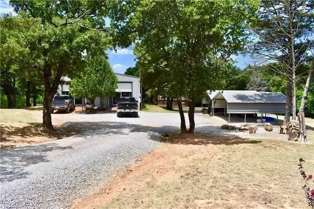 Single Family Residence For Sale in Cooke County , 4411 County Road 127, Whitesboro, Texas 76273, 3 Bedroom, 2 Bathroom, Garage spaces, 2,800 Sqft, built in 2007, mls#21387644, Real Estate Agent in Whitesboro, Homes For Sale in Cooke county, Homes For Sale in Whitesboro, Realtor in Whitesboro Texas, Real Estate Brokerage Independent Realty Texas, Luminita Cordes Realtor